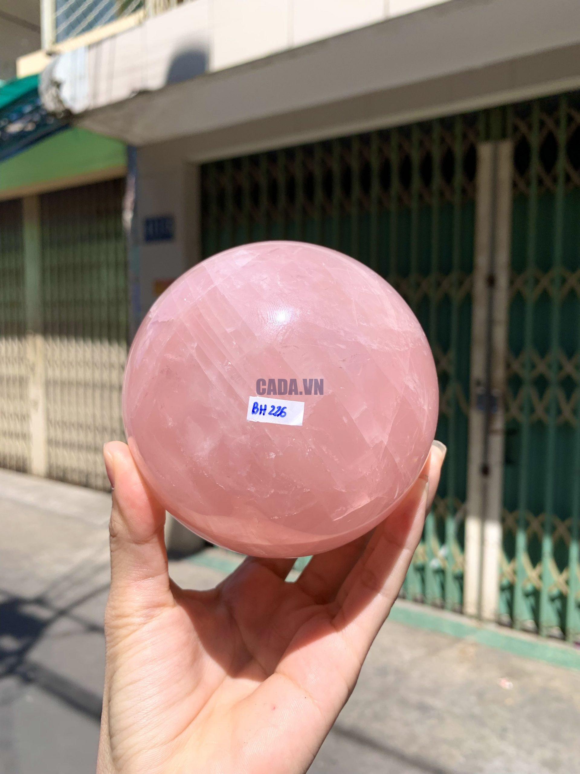 Bi cầu Thạch Anh Hồng sao – Rose Quartz Sphere (BH226), ĐK: 9,4CM, KL: 1,262KG