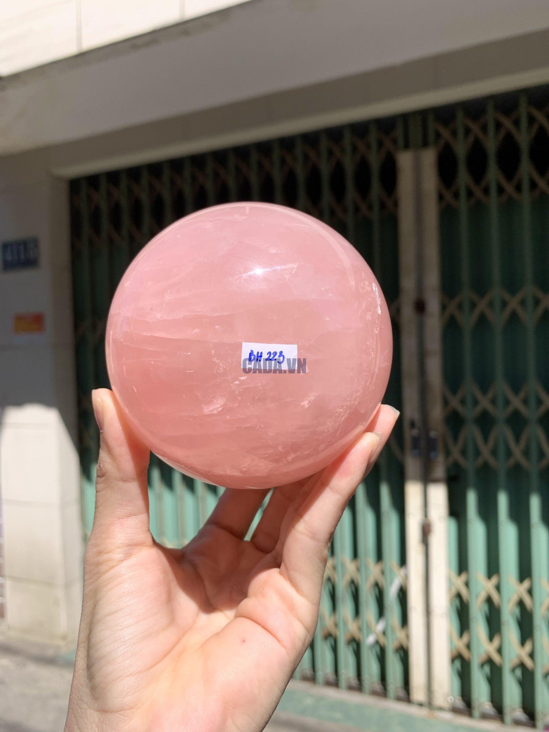 Bi cầu Thạch Anh Hồng sao – Rose Quartz Sphere (BH223), ĐK: 9,2CM, KL: 1,13KG