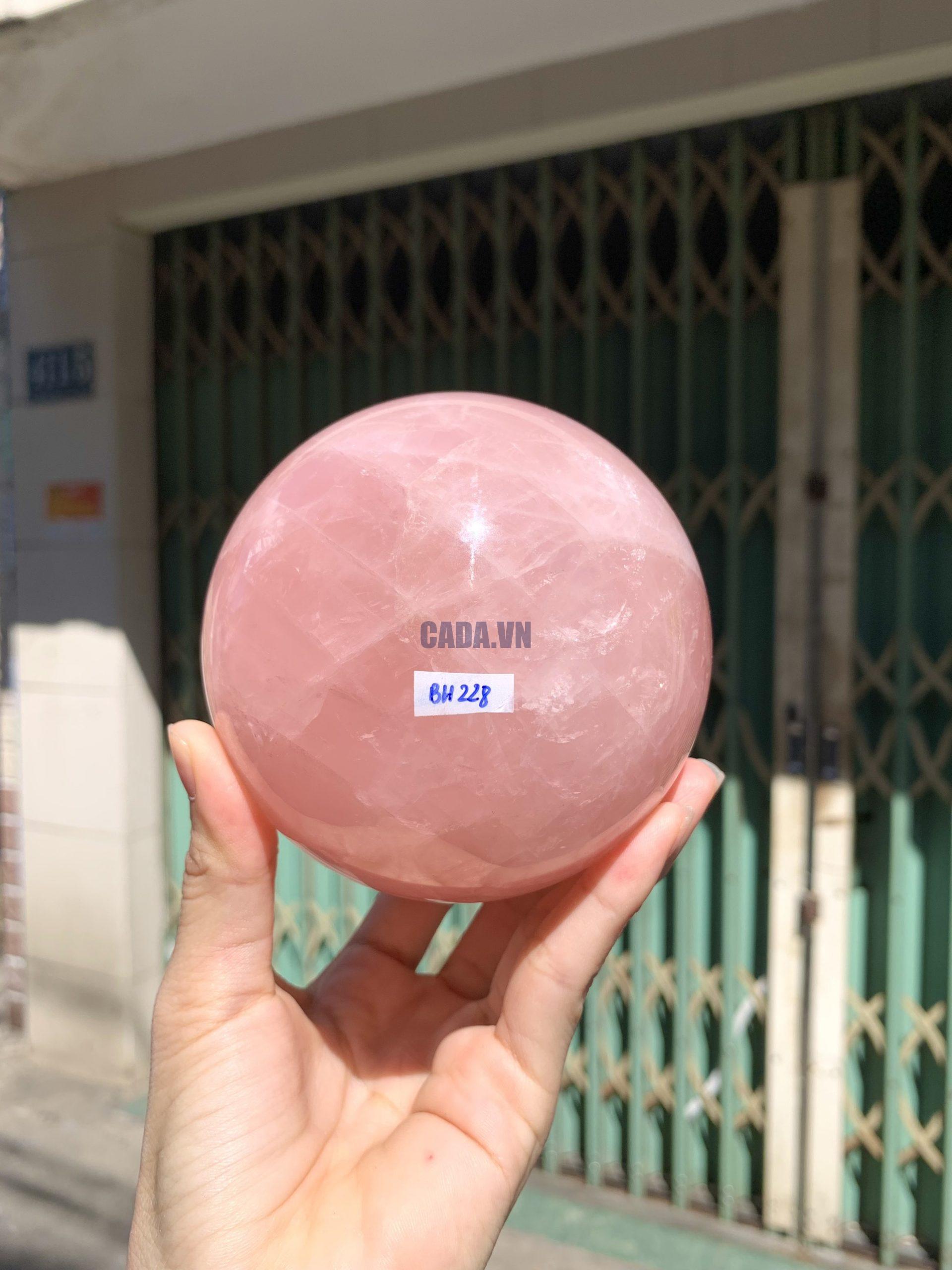 Bi cầu Thạch Anh Hồng sao – Rose Quartz Sphere (BH228), ĐK: 9,3CM, KL: 1,204KG