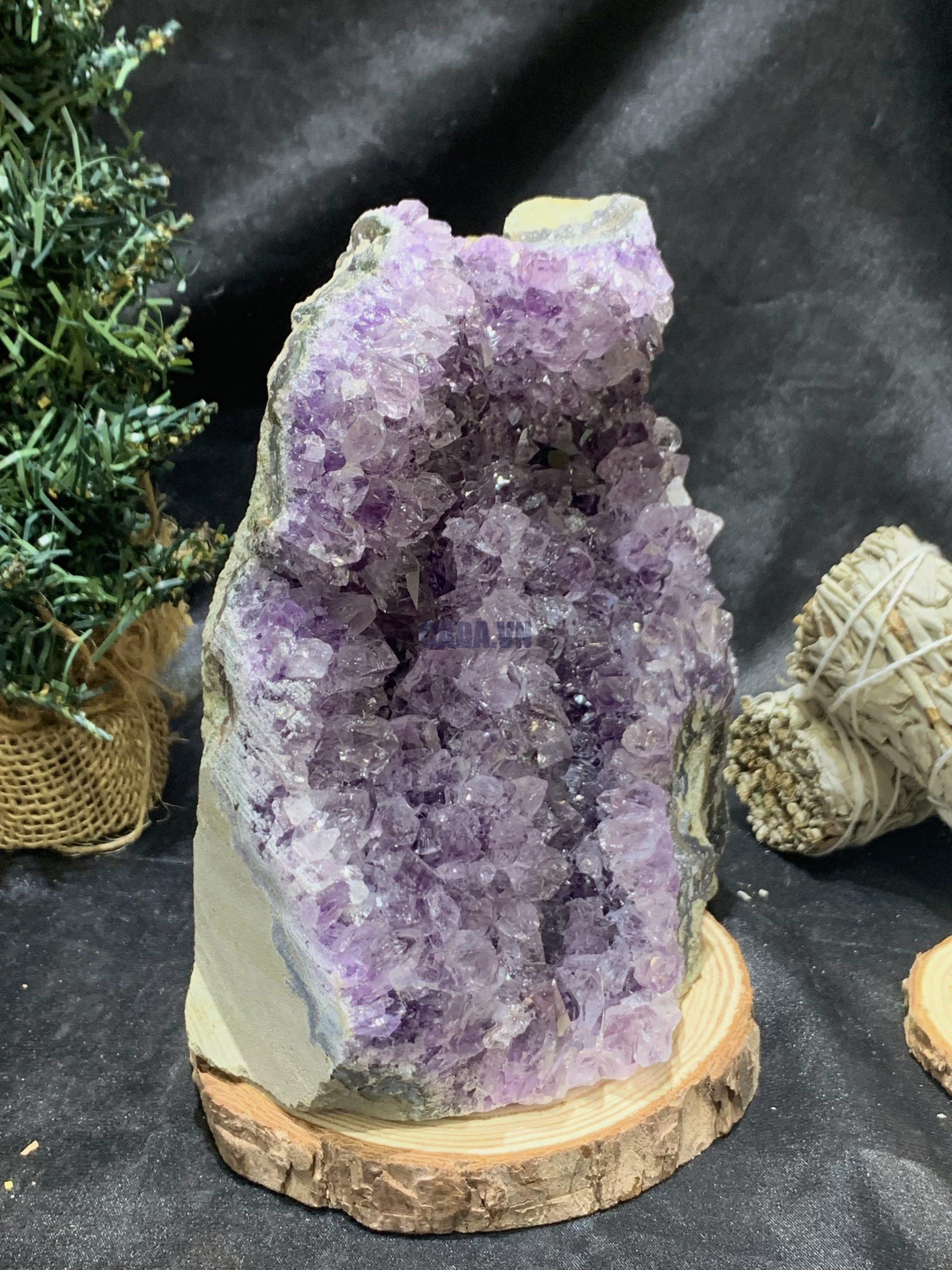 HỐC THẠCH ANH TÍM NHỎ – SMALL AMETHYST GEODE (TV427), KL: 1,876KG, KT: 12,5*15,4CM