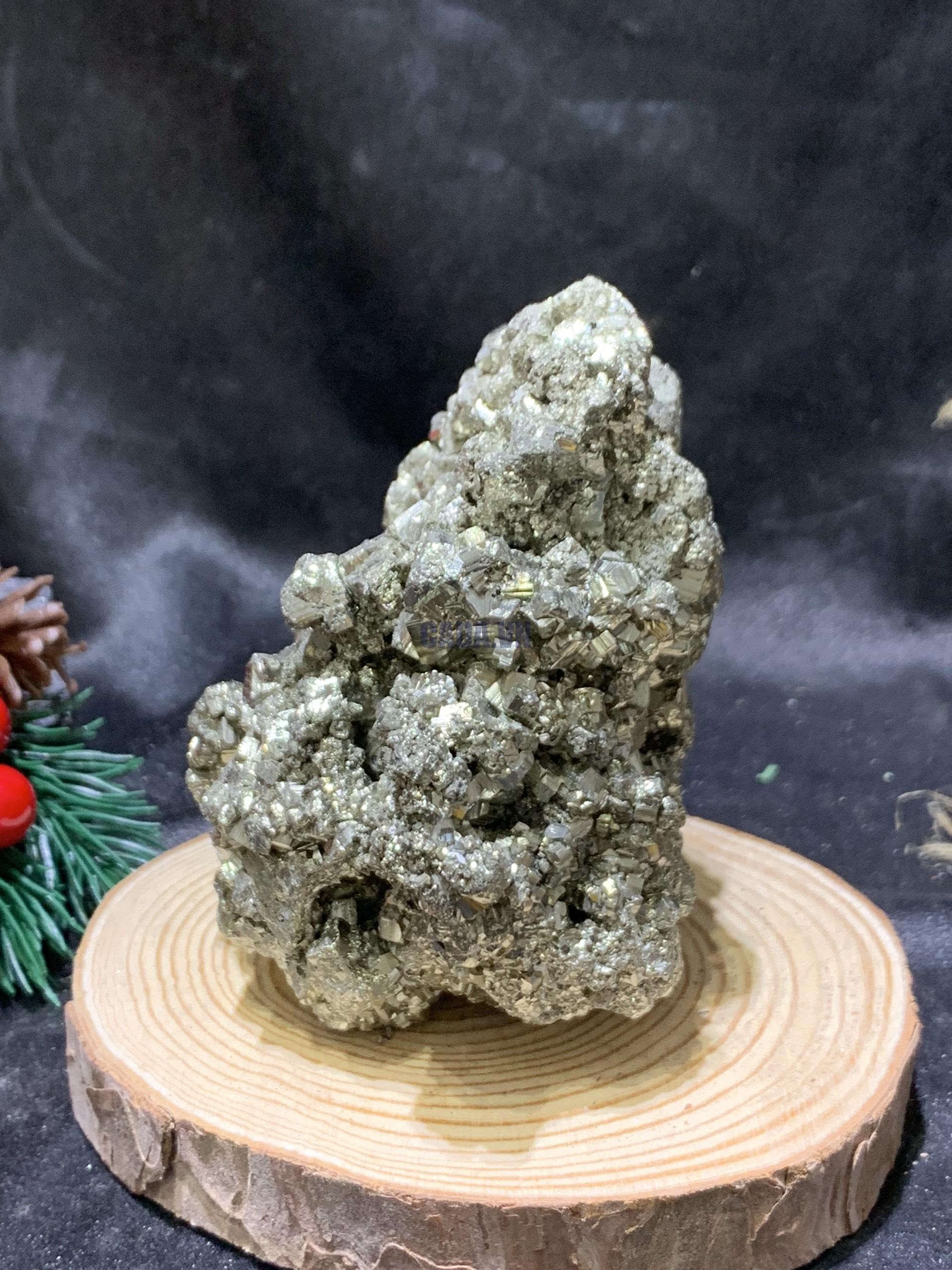 TINH THỂ VÀNG GĂM – Pyrite (TVG10), KL: 0.76KG