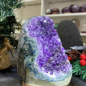 HỐC THẠCH ANH TÍM NHỎ – SMALL AMETHYST GEODE (TV432), KL: 0,63KG, KT: 12*8,5CM