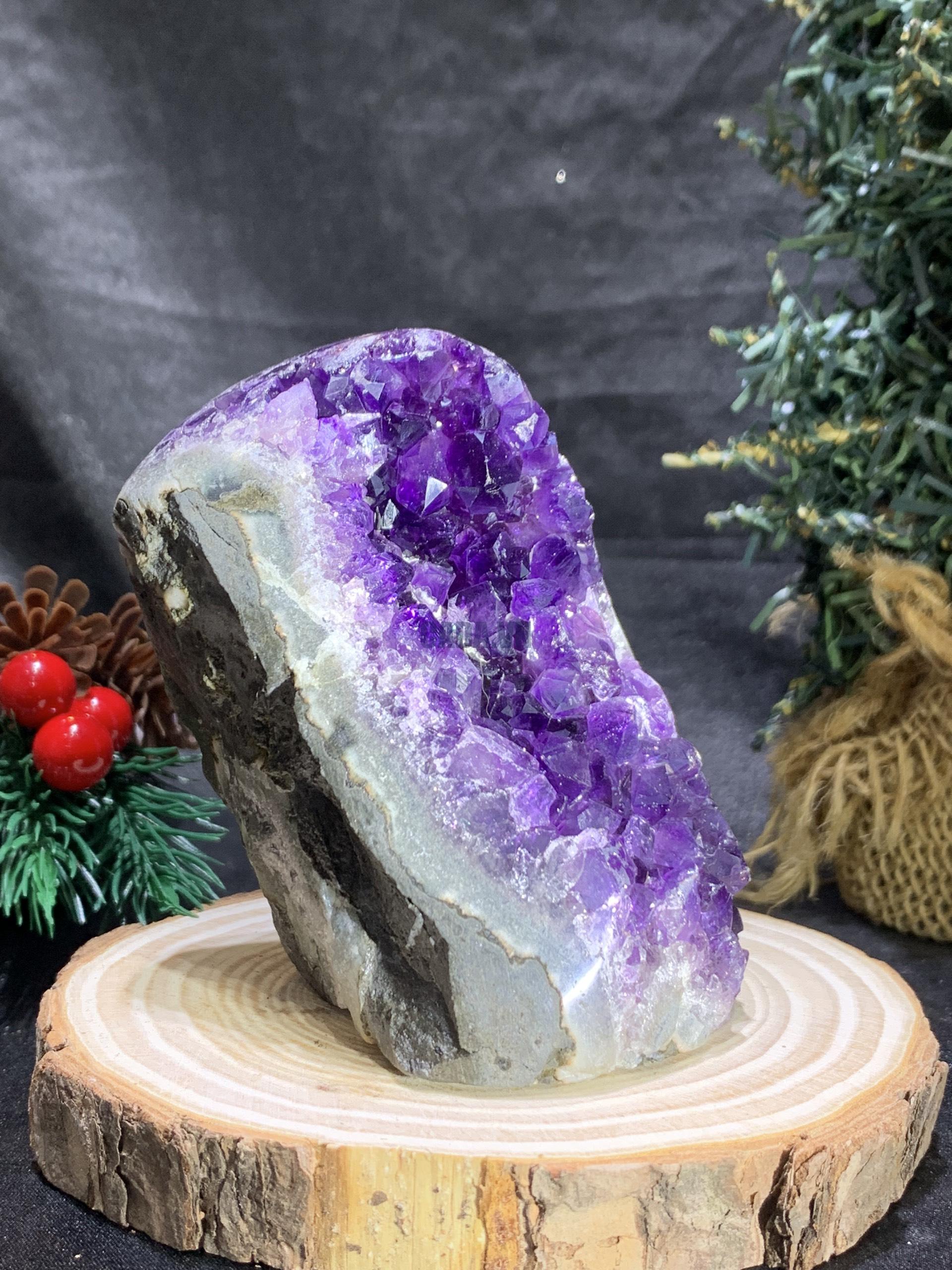 HỐC THẠCH ANH TÍM NHỎ – SMALL AMETHYST GEODE (TV465), KL: 0,45KG, KT: 10,5*7CM