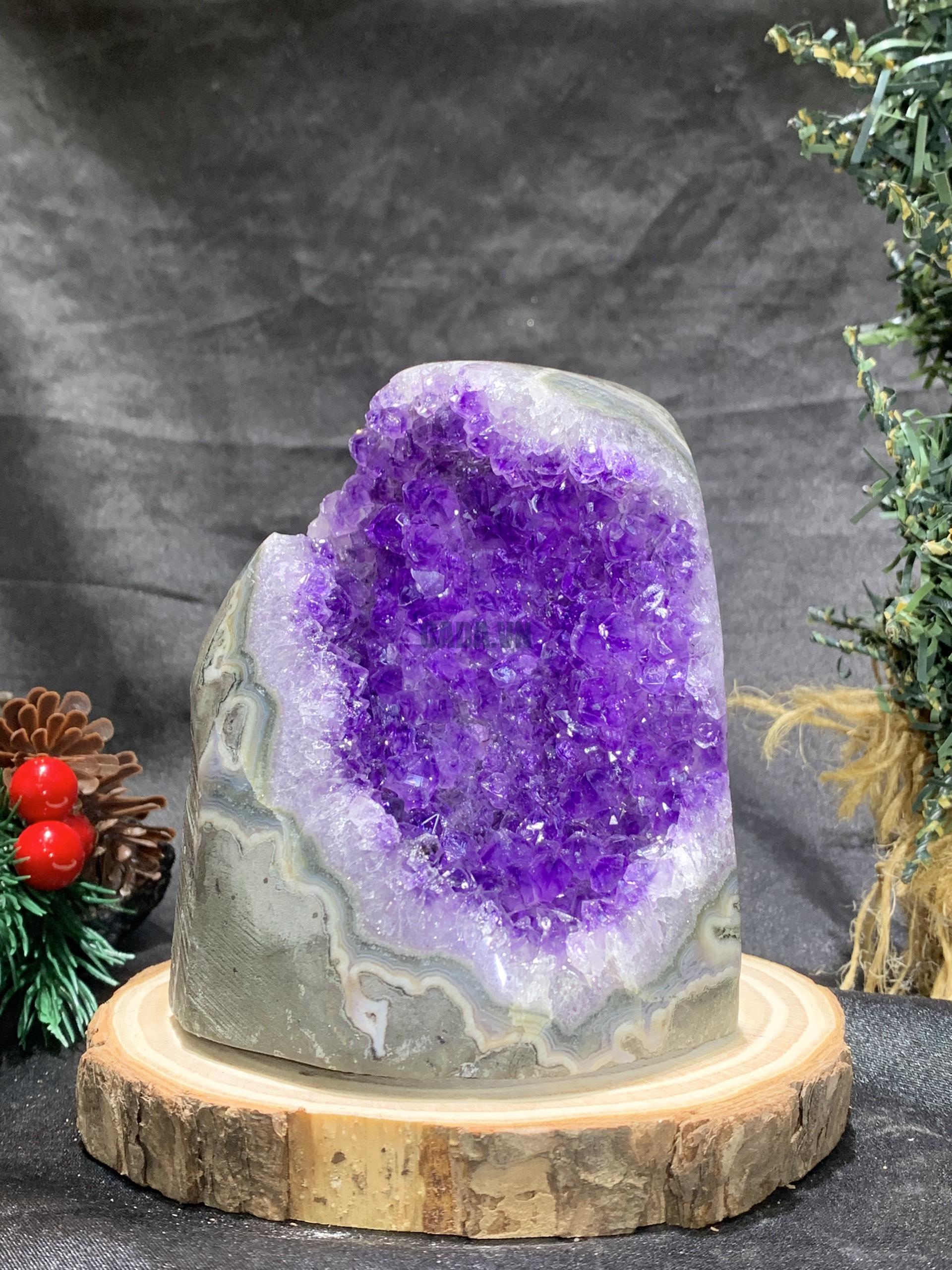 HỐC THẠCH ANH TÍM NHỎ – SMALL AMETHYST GEODE (TV443), KL: 0,675KG, KT: 11*9CM