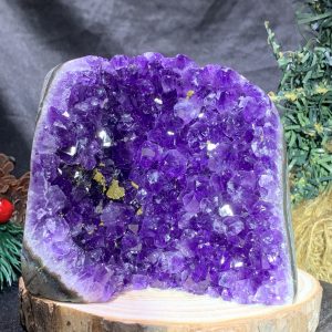 HỐC THẠCH ANH TÍM NHỎ – SMALL AMETHYST GEODE (TV442), KL: 0,77KG, KT: 9*9,5CM