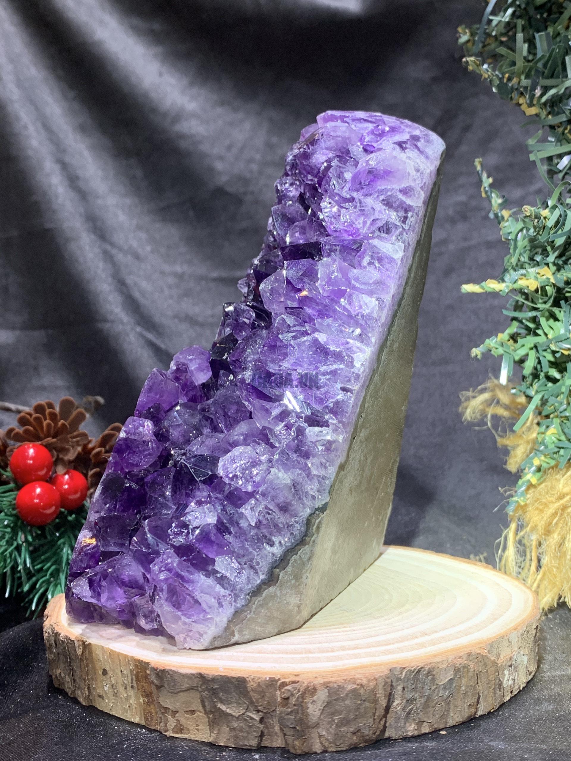 HỐC THẠCH ANH TÍM NHỎ – SMALL AMETHYST GEODE (TV440), KL: 0,725KG, KT: 14*6,5CM