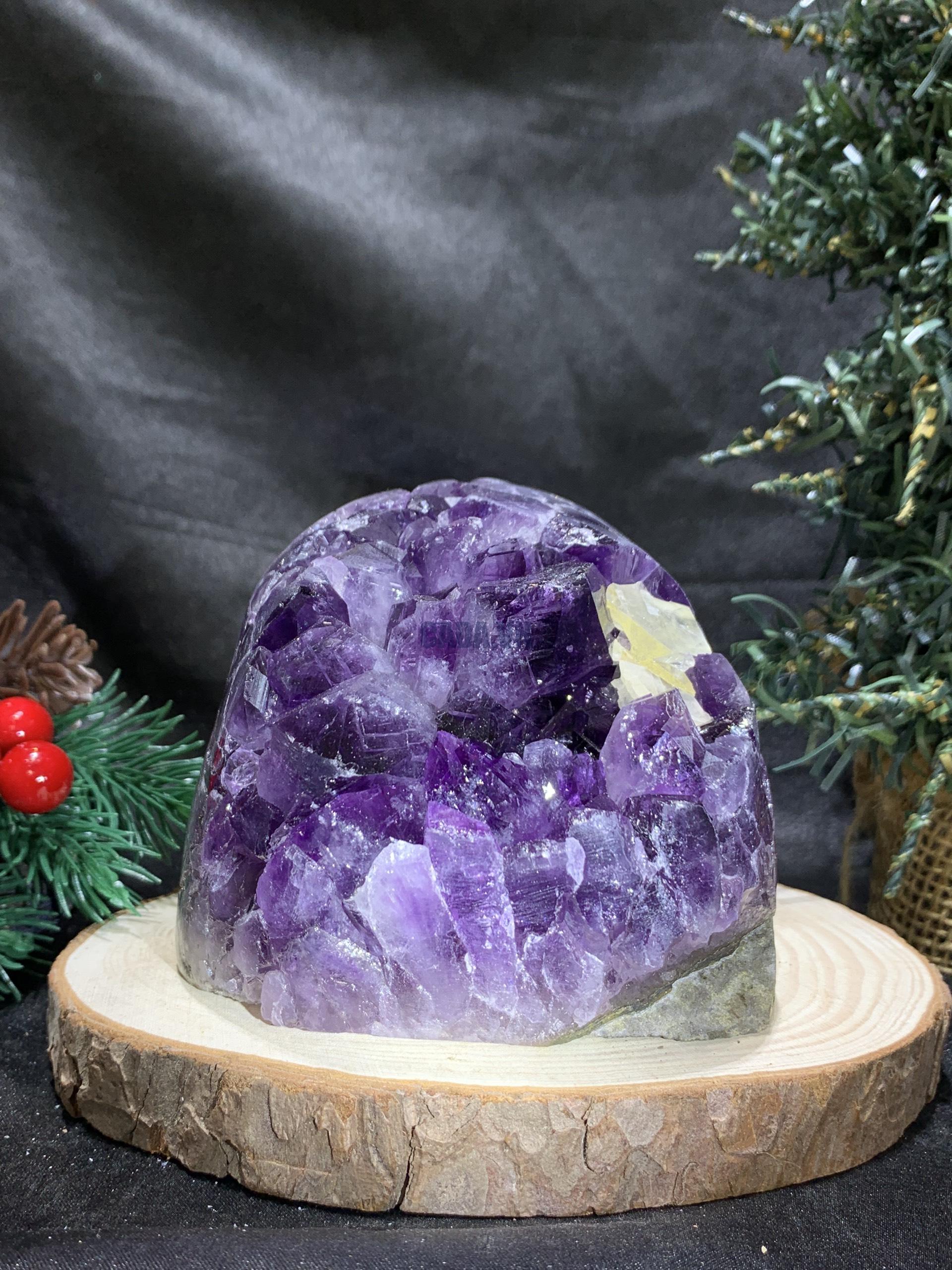 HỐC THẠCH ANH TÍM NHỎ – SMALL AMETHYST GEODE (TV484), KL: 0,715KG, KT: 7,5*9CM