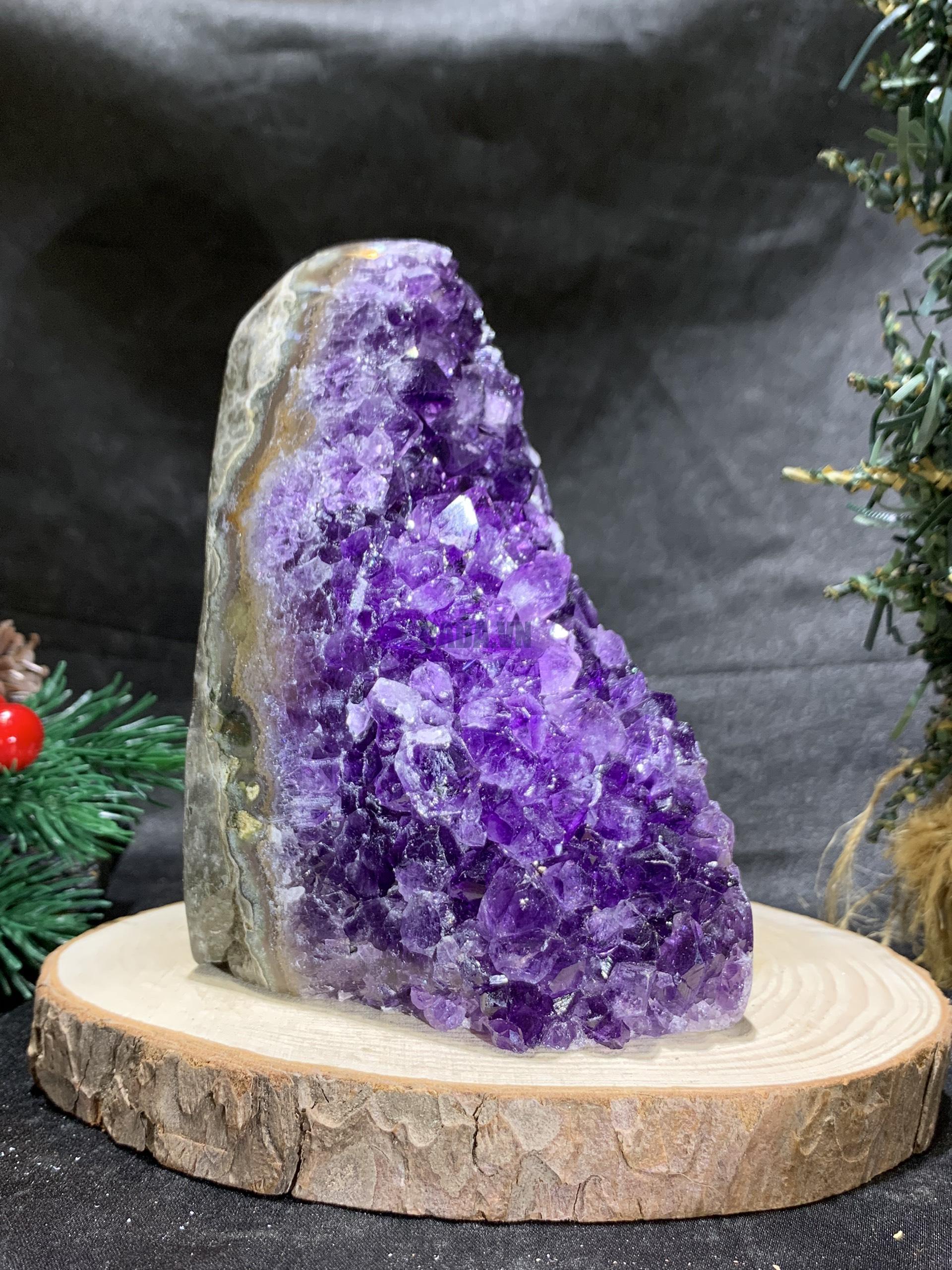 HỐC THẠCH ANH TÍM NHỎ – SMALL AMETHYST GEODE (TV456), KL: 0,7KG, KT: 12*6,5CM