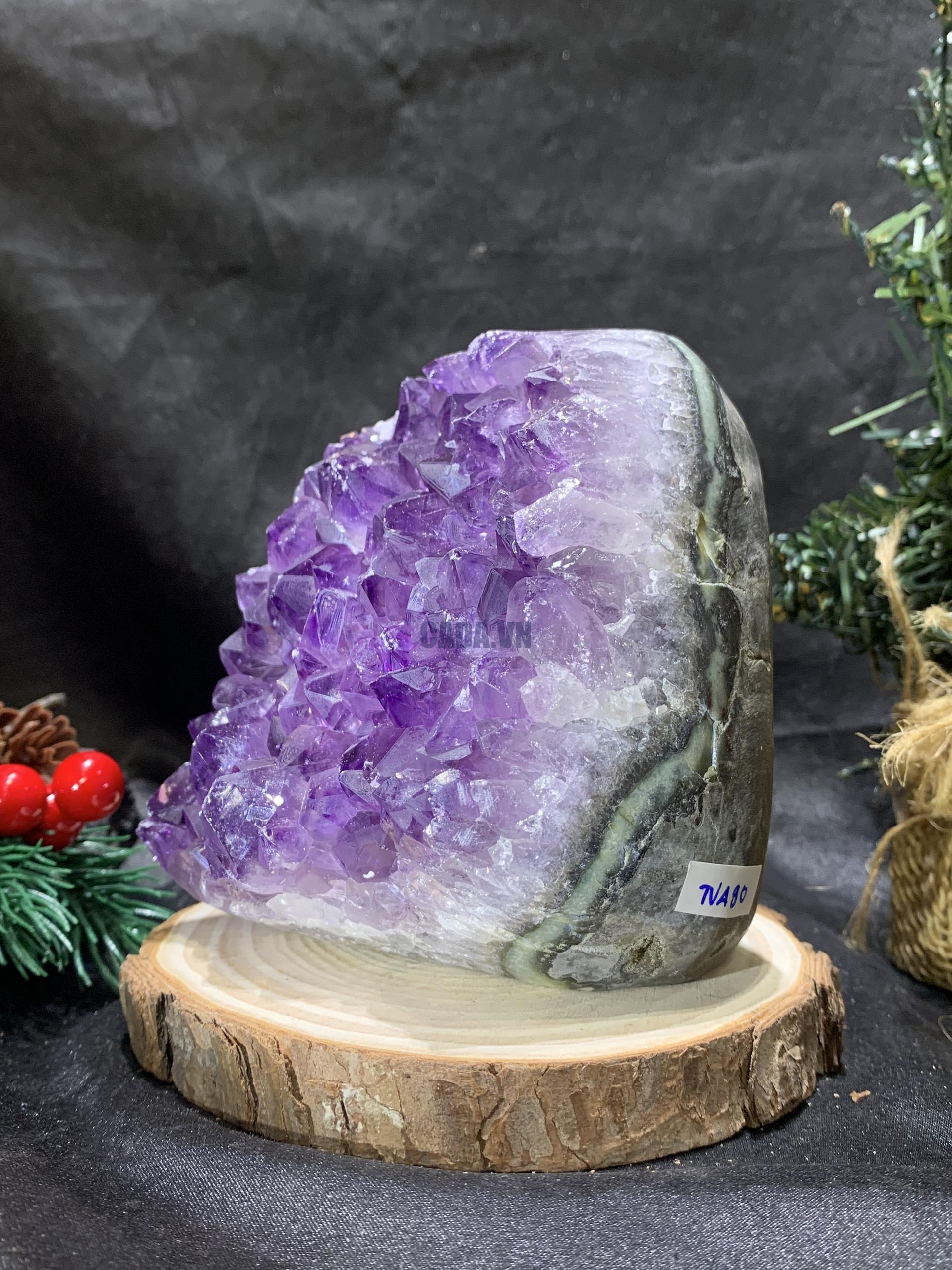 HỐC THẠCH ANH TÍM NHỎ – SMALL AMETHYST GEODE (TV490), KL: 1,075KG, KT: 11*8CM