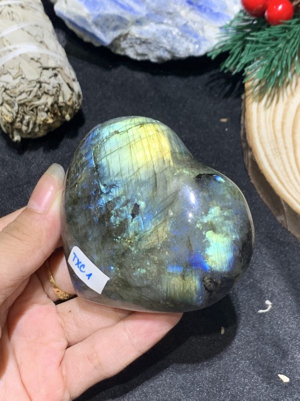 TRÁI TIM ĐÁ XÀ CỪ – Labradorite (TXC1) – KT: 6,95*5,67CM, KL: 0,194KG