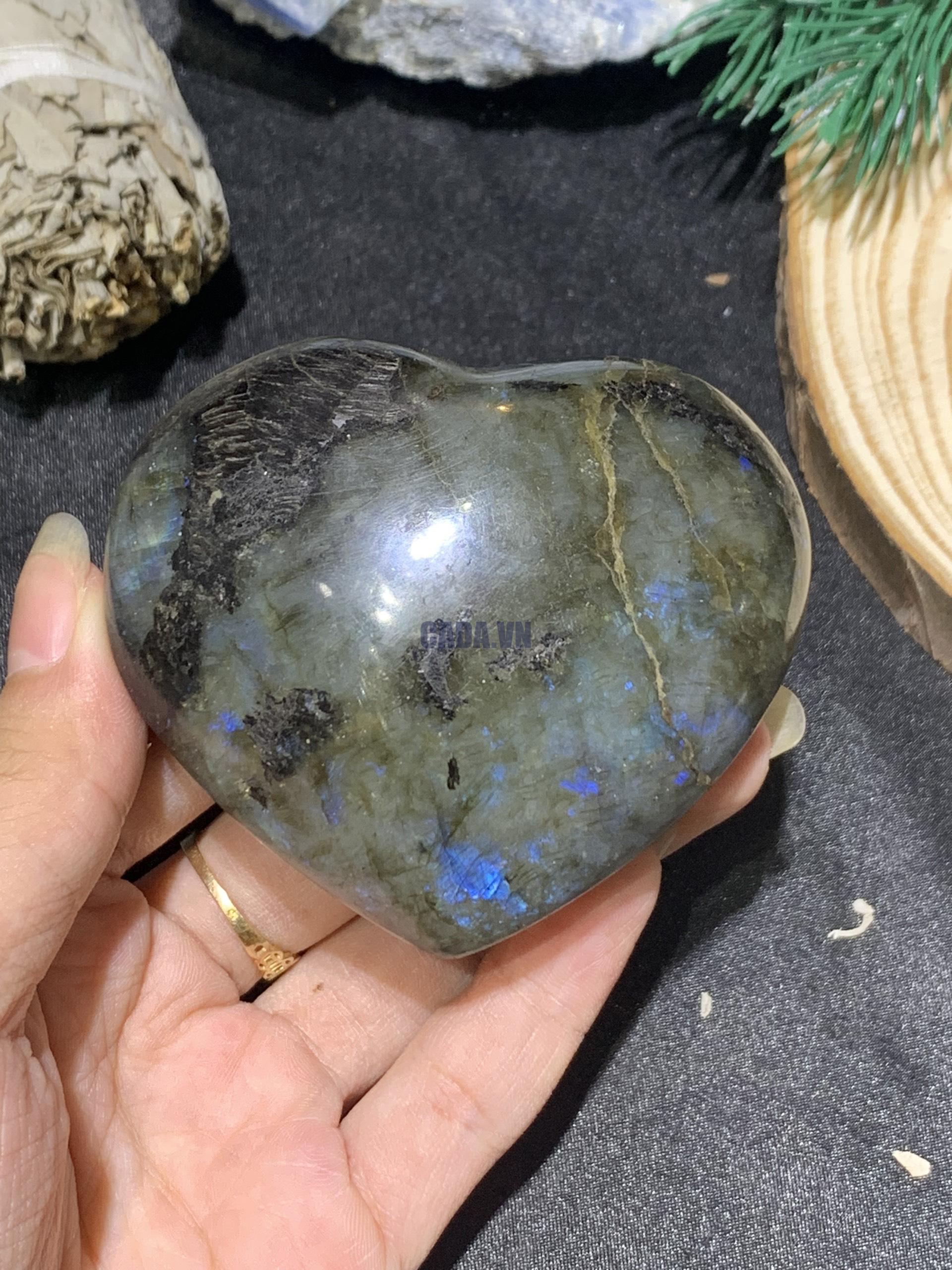 TRÁI TIM ĐÁ XÀ CỪ – Labradorite (TXC1) – KT: 6,95*5,67CM, KL: 0,194KG