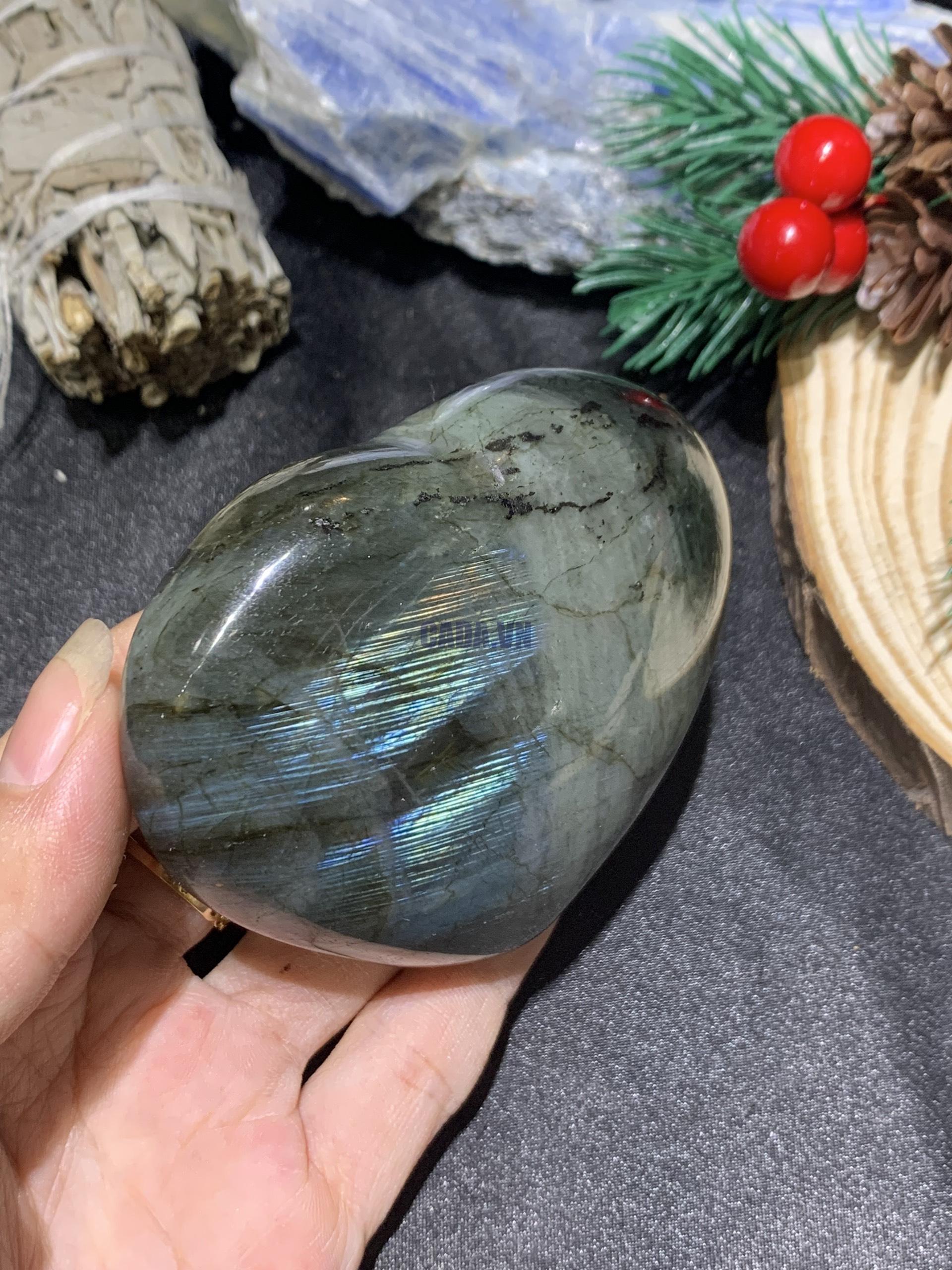 TRÁI TIM ĐÁ XÀ CỪ – Labradorite (TXC17) – KT: 6.53*7,62CM, KL: 0,202KG