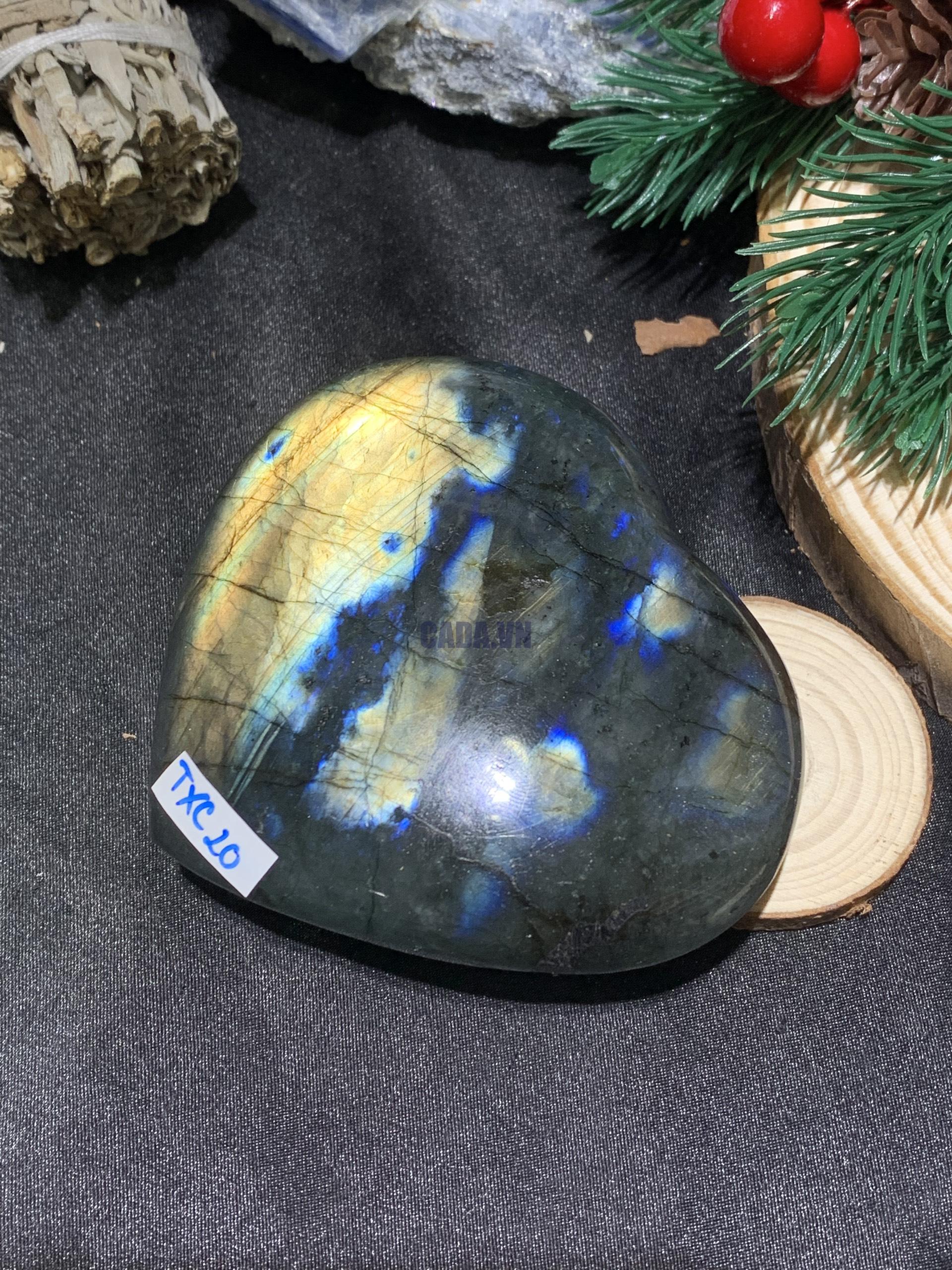 TRÁI TIM ĐÁ XÀ CỪ – Labradorite (TXC20) – KT: 7,27*8,21CM, KL: 0,246KG