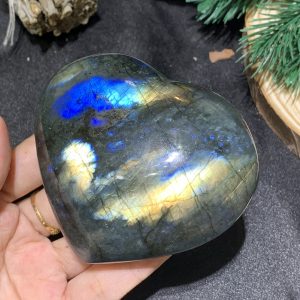TRÁI TIM ĐÁ XÀ CỪ – Labradorite (TXC20) – KT: 7,27*8,21CM, KL: 0,246KG