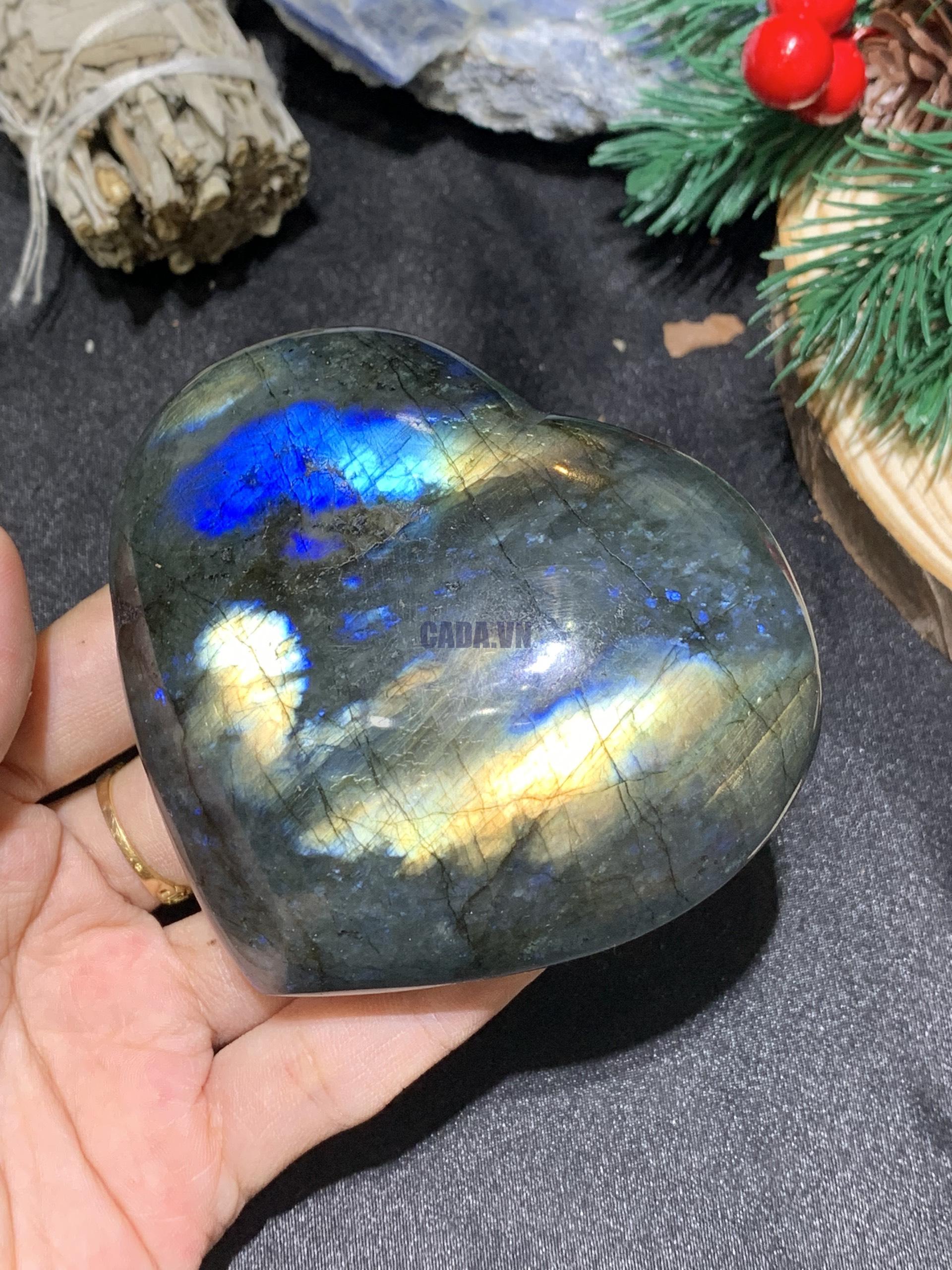 TRÁI TIM ĐÁ XÀ CỪ – Labradorite (TXC20) – KT: 7,27*8,21CM, KL: 0,246KG