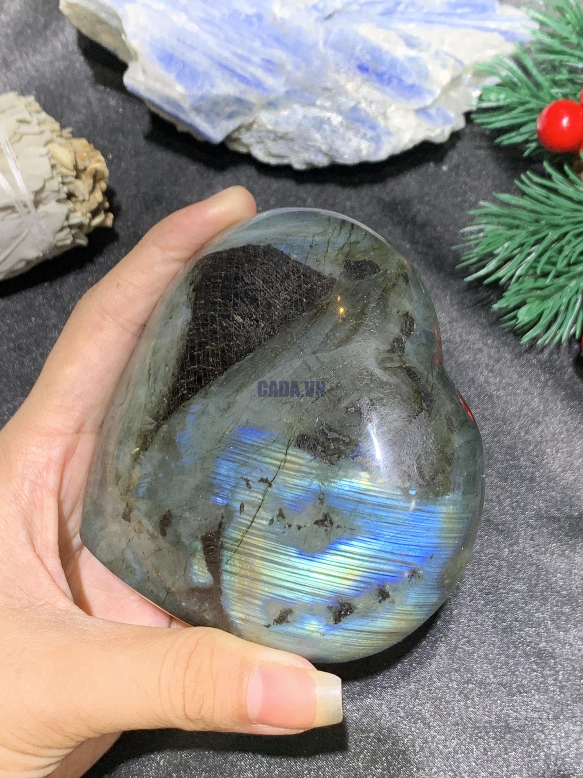 TRÁI TIM ĐÁ XÀ CỪ – Labradorite (TXC32) – KT: 8,84*9,02CM, KL: 0,38KG