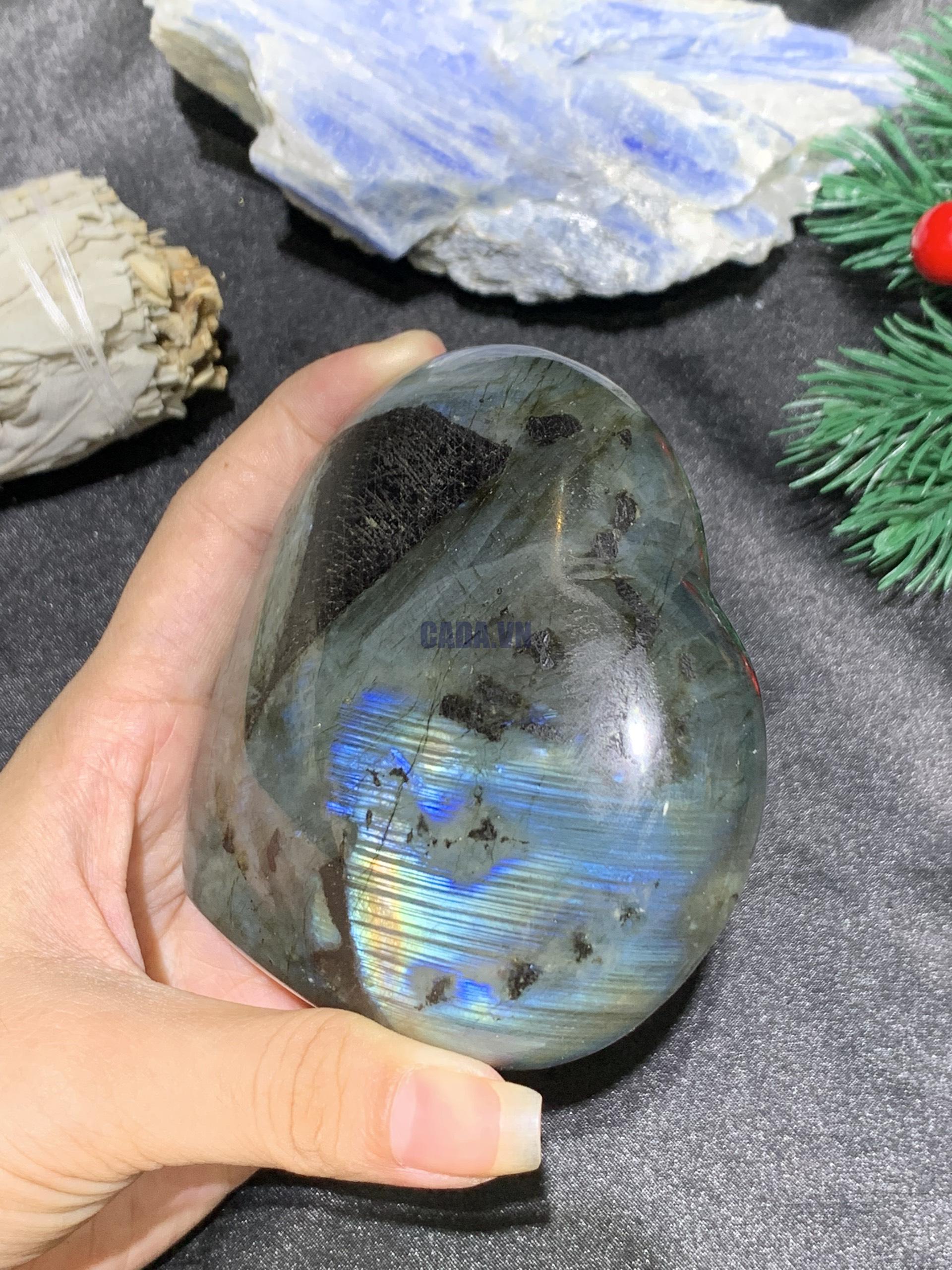 TRÁI TIM ĐÁ XÀ CỪ – Labradorite (TXC32) – KT: 8,84*9,02CM, KL: 0,38KG