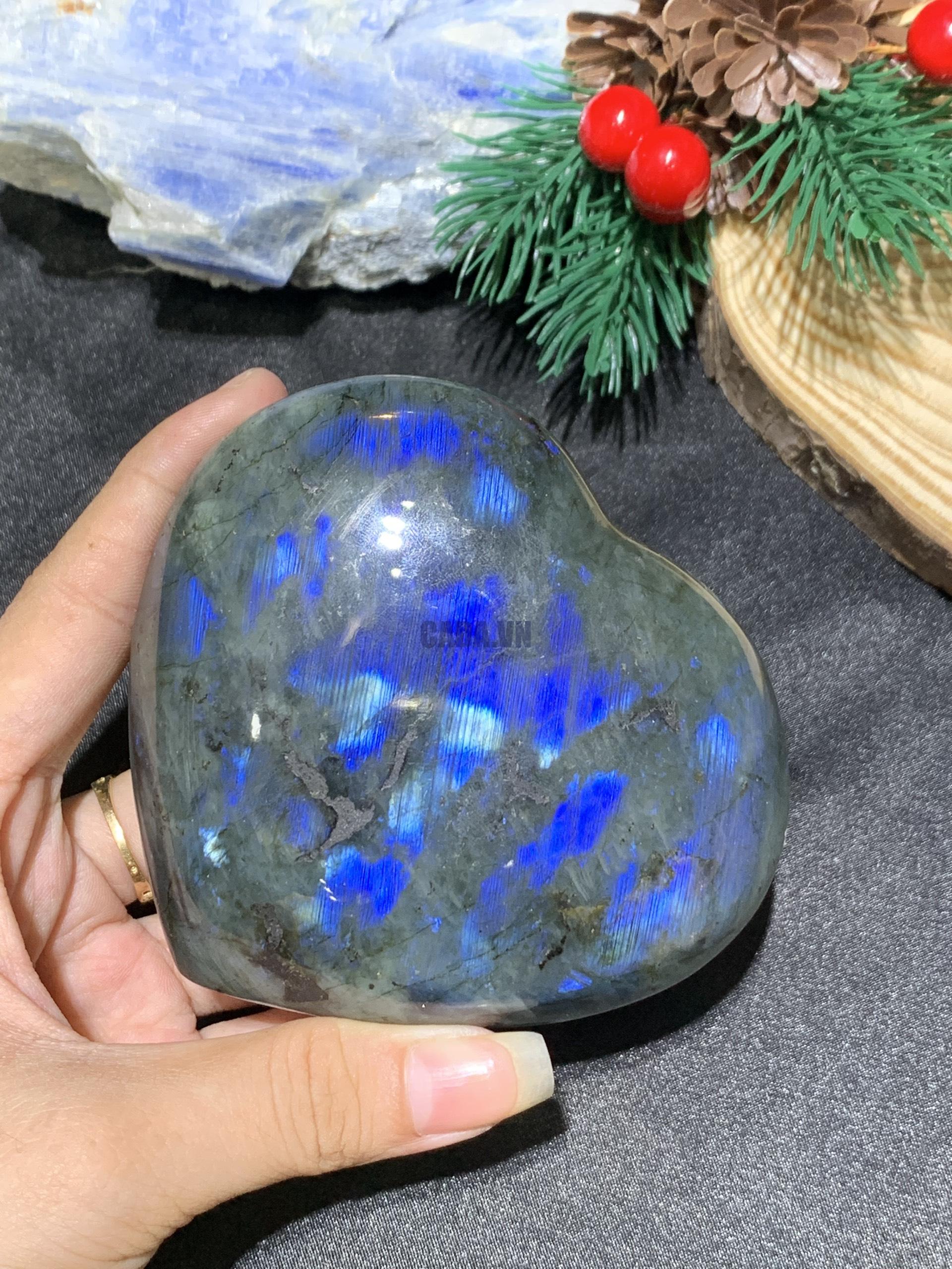 TRÁI TIM ĐÁ XÀ CỪ – Labradorite (TXC34) – KT: 8,29*8,87CM, KL: 0,348KG