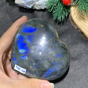TRÁI TIM ĐÁ XÀ CỪ – Labradorite (TXC34) – KT: 8,29*8,87CM, KL: 0,348KG