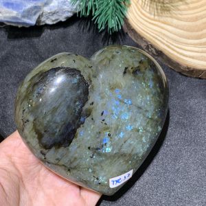 TRÁI TIM ĐÁ XÀ CỪ – Labradorite (TXC37) – KT: 9,04*9,26CM, KL: 0,414KG