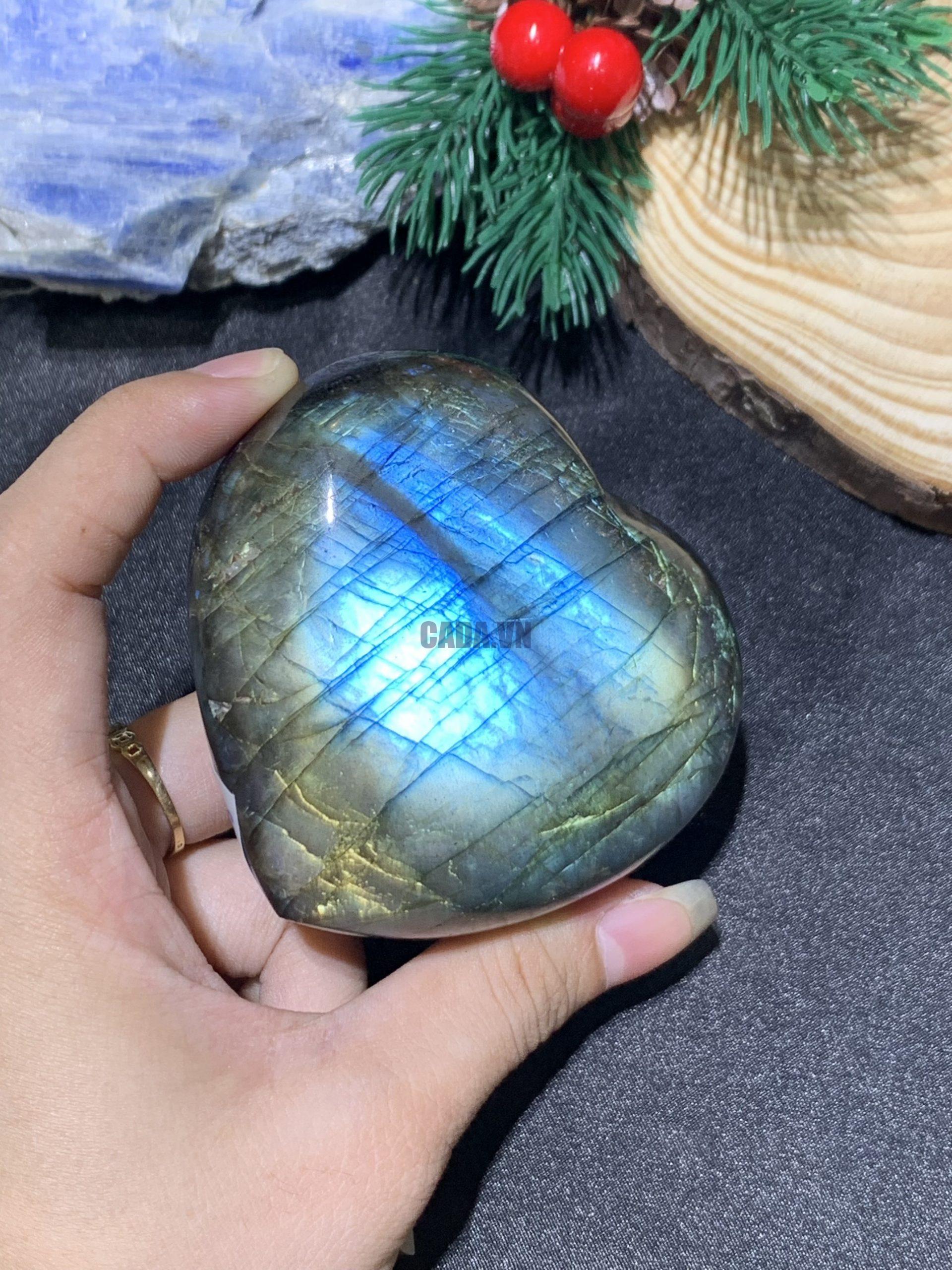 TRÁI TIM ĐÁ XÀ CỪ – Labradorite (TXC38) – KT: 6,92*7,55CM, KL: 0,326KG