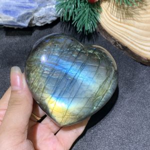 TRÁI TIM ĐÁ XÀ CỪ – Labradorite (TXC38) – KT: 6,92*7,55CM, KL: 0,326KG