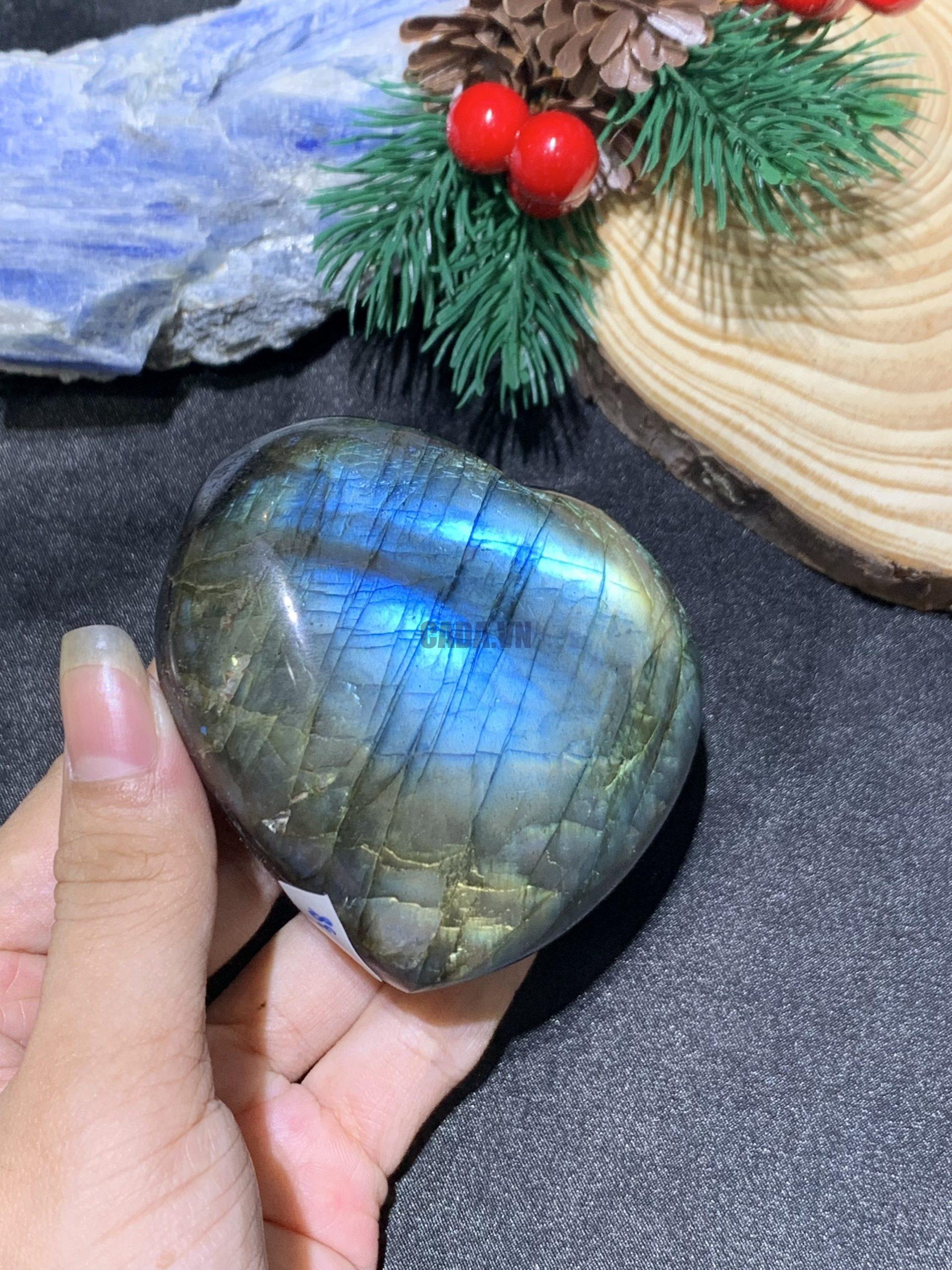 TRÁI TIM ĐÁ XÀ CỪ – Labradorite (TXC38) – KT: 6,92*7,55CM, KL: 0,326KG