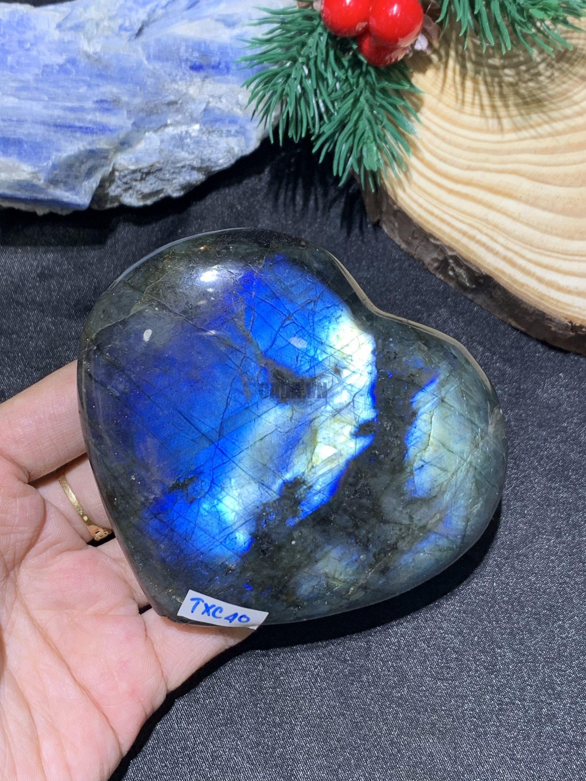 TRÁI TIM ĐÁ XÀ CỪ – Labradorite (TXC40) – KT: 7,81*8,55CM, KL: 0,274KG