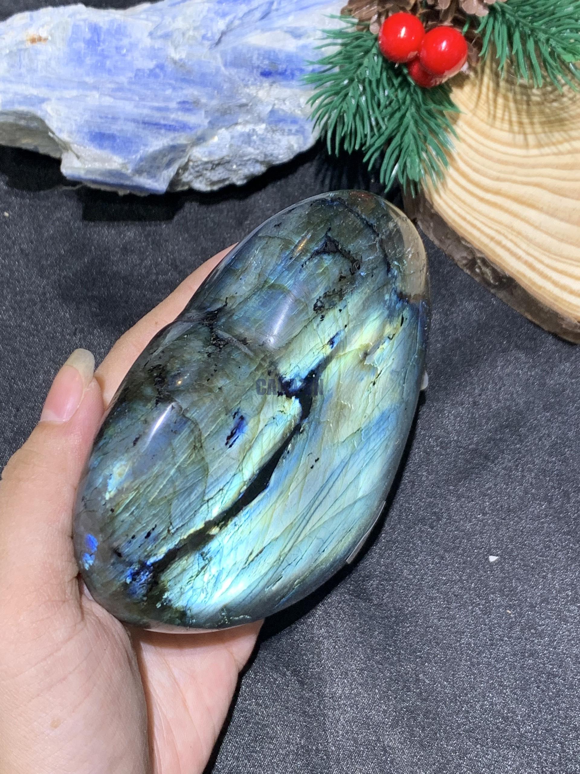 TRÁI TIM ĐÁ XÀ CỪ – Labradorite (TXC43) – KT: 9,75*10,97CM, KL: 0,536KG