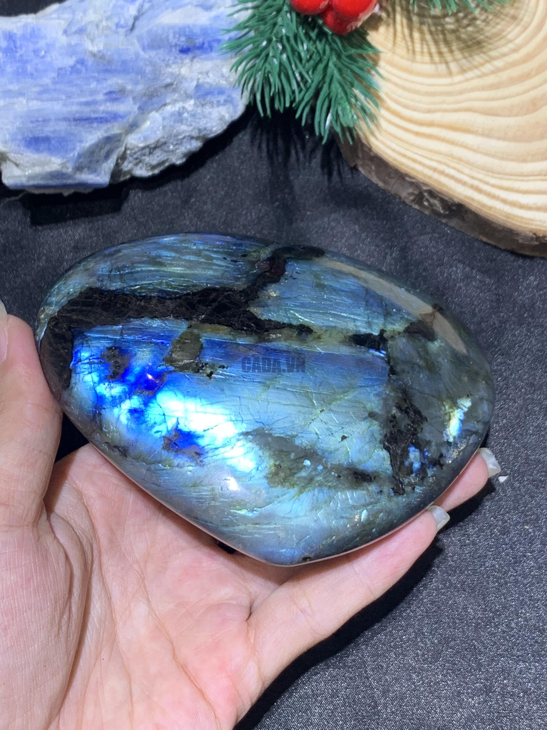 TRÁI TIM ĐÁ XÀ CỪ – Labradorite (TXC43) – KT: 9,75*10,97CM, KL: 0,536KG