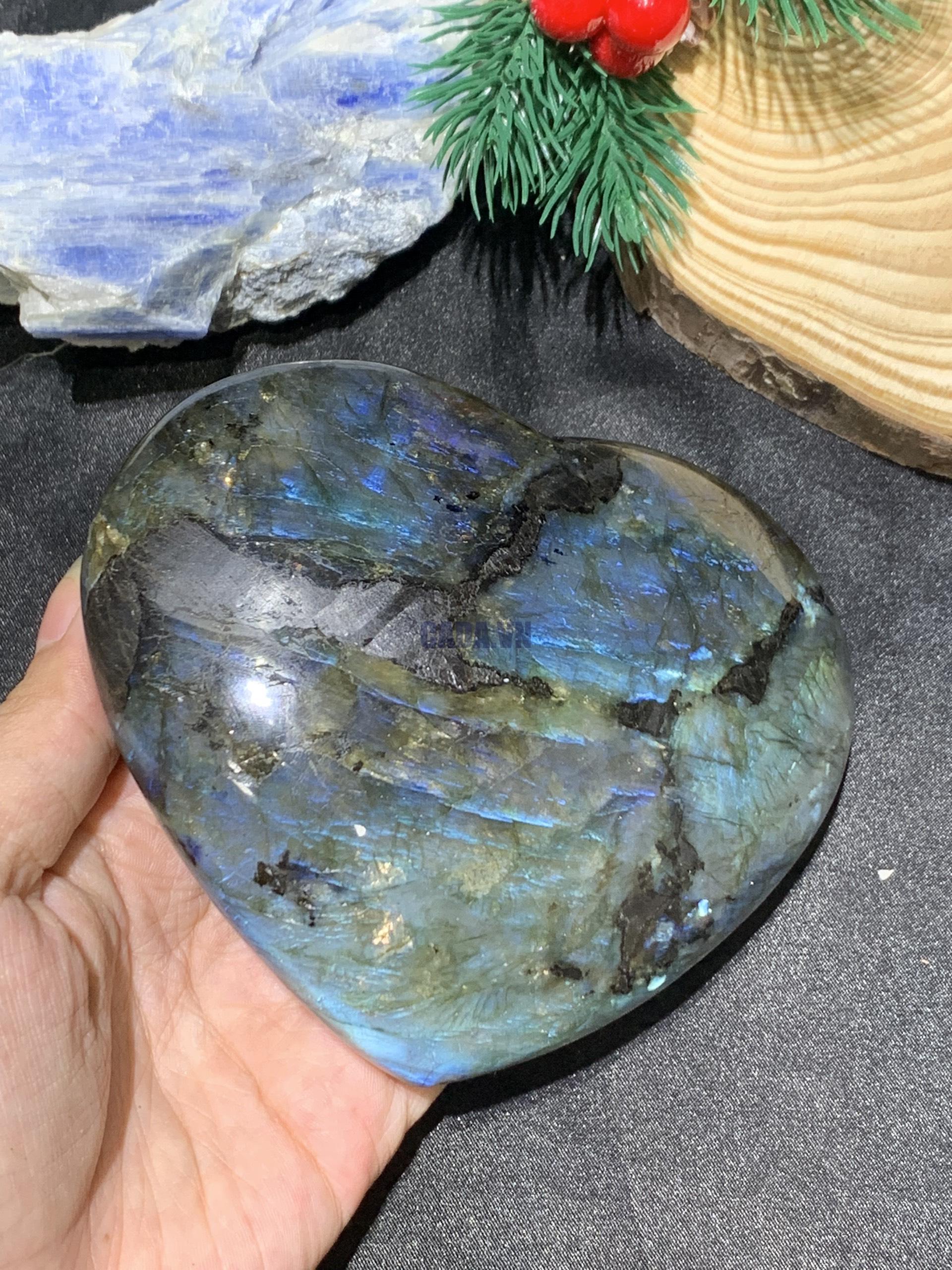 TRÁI TIM ĐÁ XÀ CỪ – Labradorite (TXC43) – KT: 9,75*10,97CM, KL: 0,536KG