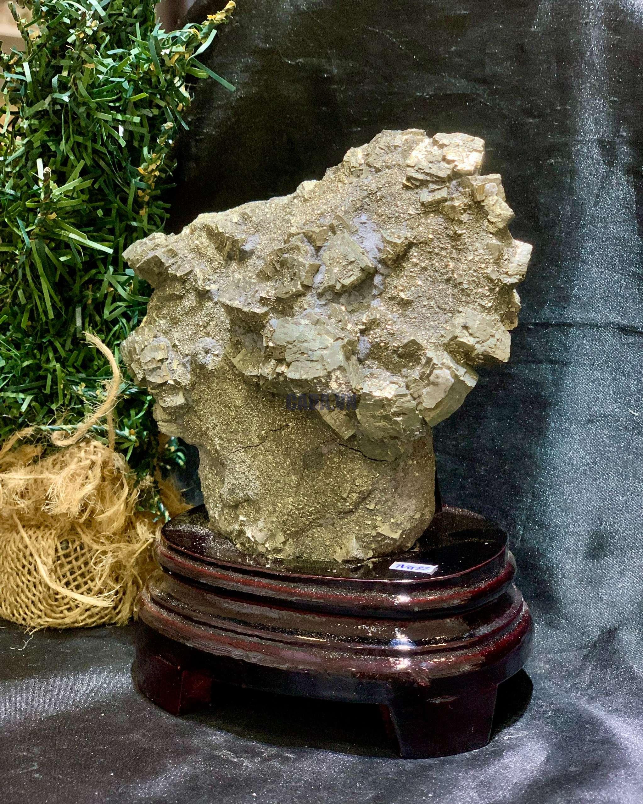 Tinh thể Vàng Găm – Pyrite (TVG22), KL: 1,57kg – KT:16,5*13cm