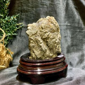 Tinh thể Vàng Găm – Pyrite (TVG26), KL: 0,938kg – KT:12*8cm