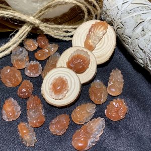 Mặt hồ ly lông thỏ đỏ