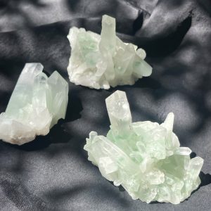 Fuchsite in Quartz Specemen - tinh thể sưu tầm