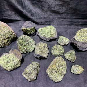 TINH THỂ PERIDOT SPECIMEN | CADA DECOR