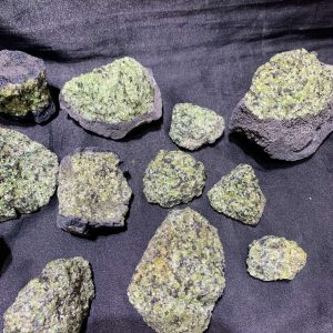 TINH THỂ PERIDOT SPECIMEN | CADA DECOR