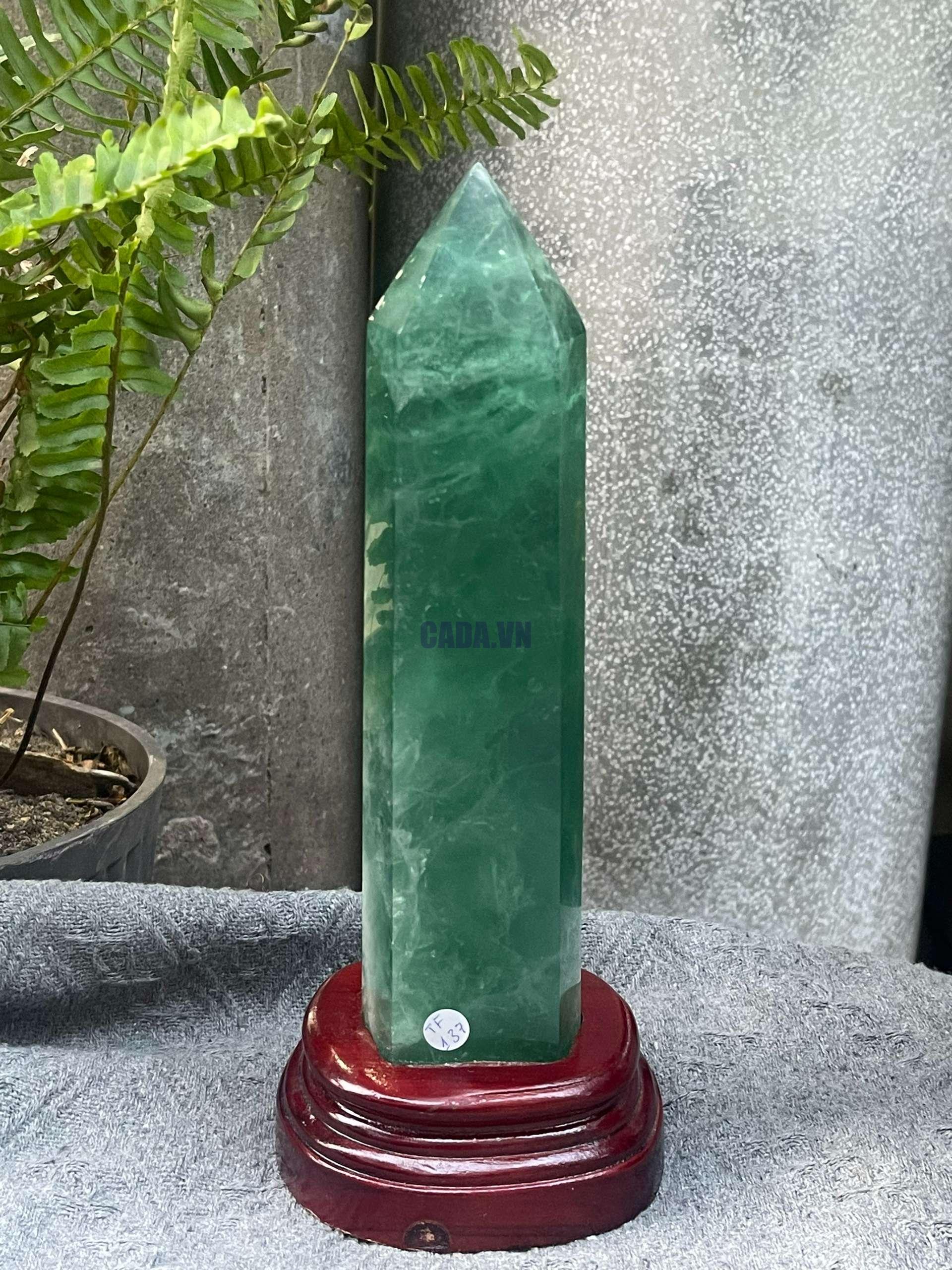 Trụ Fluorite Xanh – Green Fluorite Point (TF137), KT: 25*6CM – KL: 1,22KG 