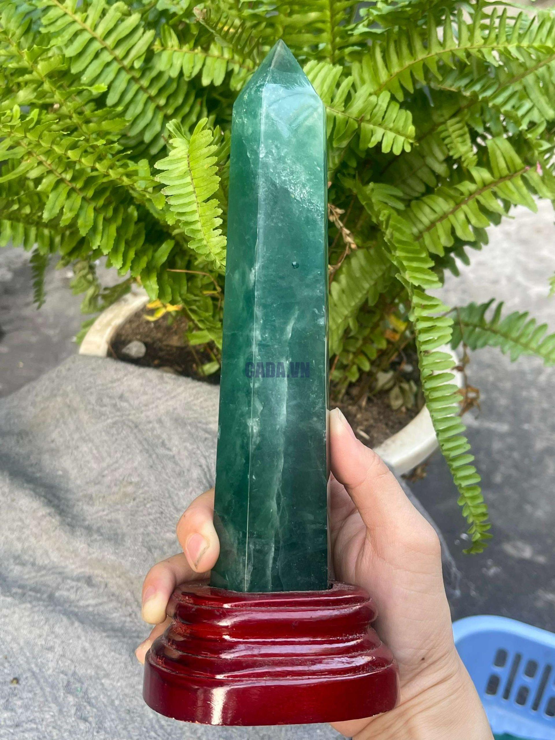 Trụ Fluorite Xanh – Green Fluorite Point (TF142), KT: 24*4,5CM – KL: 0,704KG 