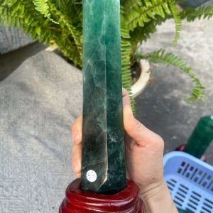 Trụ Fluorite Xanh – Green Fluorite Point (TF144), KT: 26,5*6CM – KL: 1,032KG 
