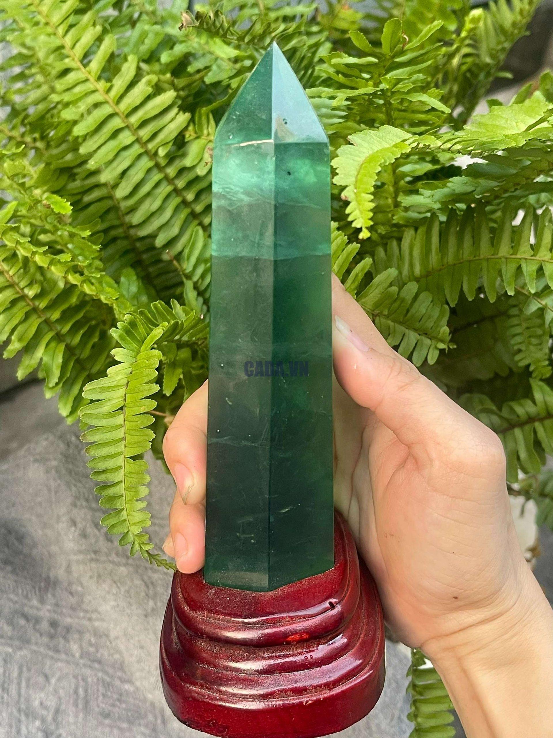 Trụ Fluorite Xanh – Green Fluorite Point (TF146), KT: 19*5CM – KL: 0,526KG 