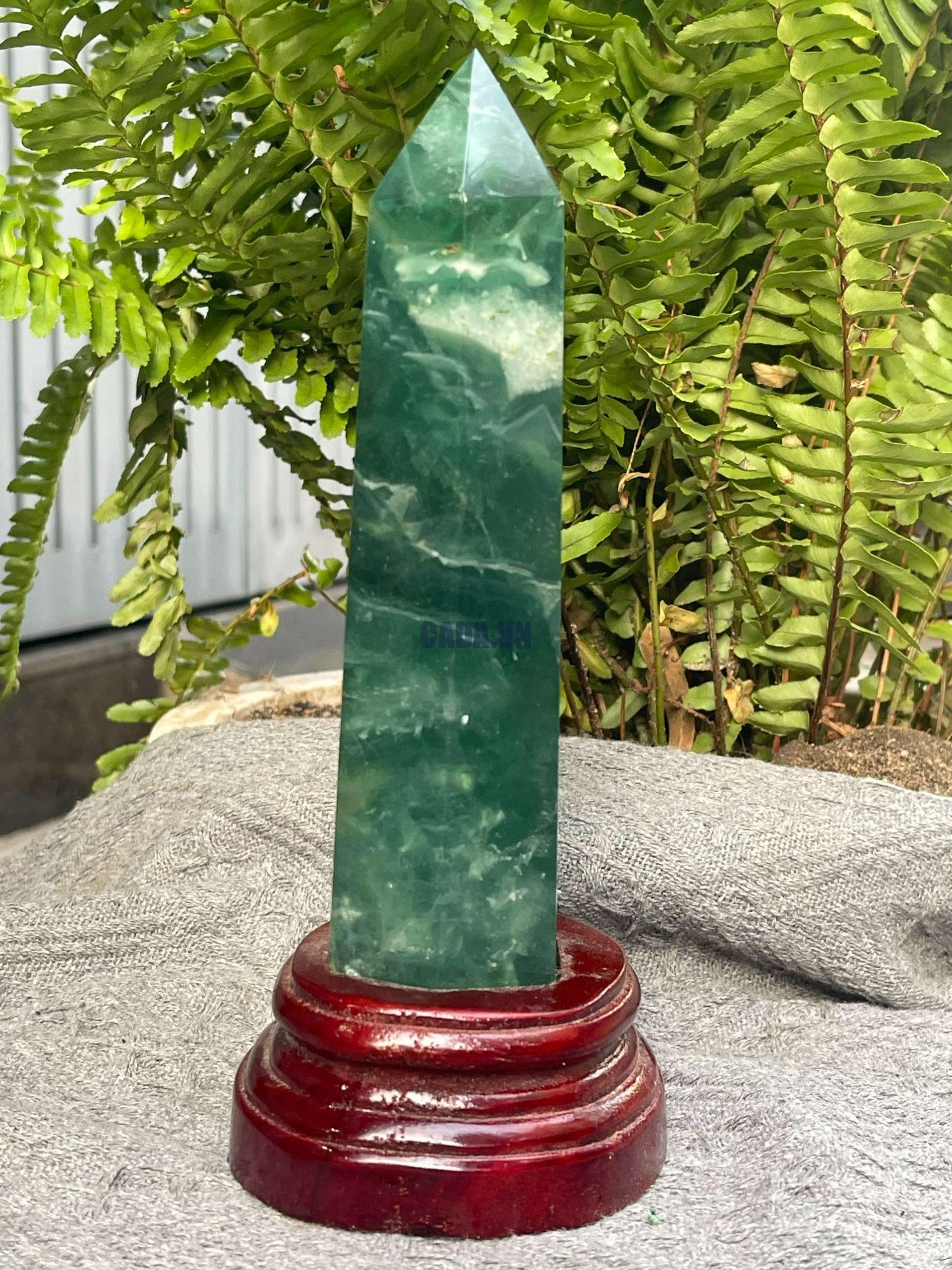 Trụ Fluorite Xanh – Green Fluorite Point (TF147), KT: 20,5*4,5CM – KL: 0,75KG 