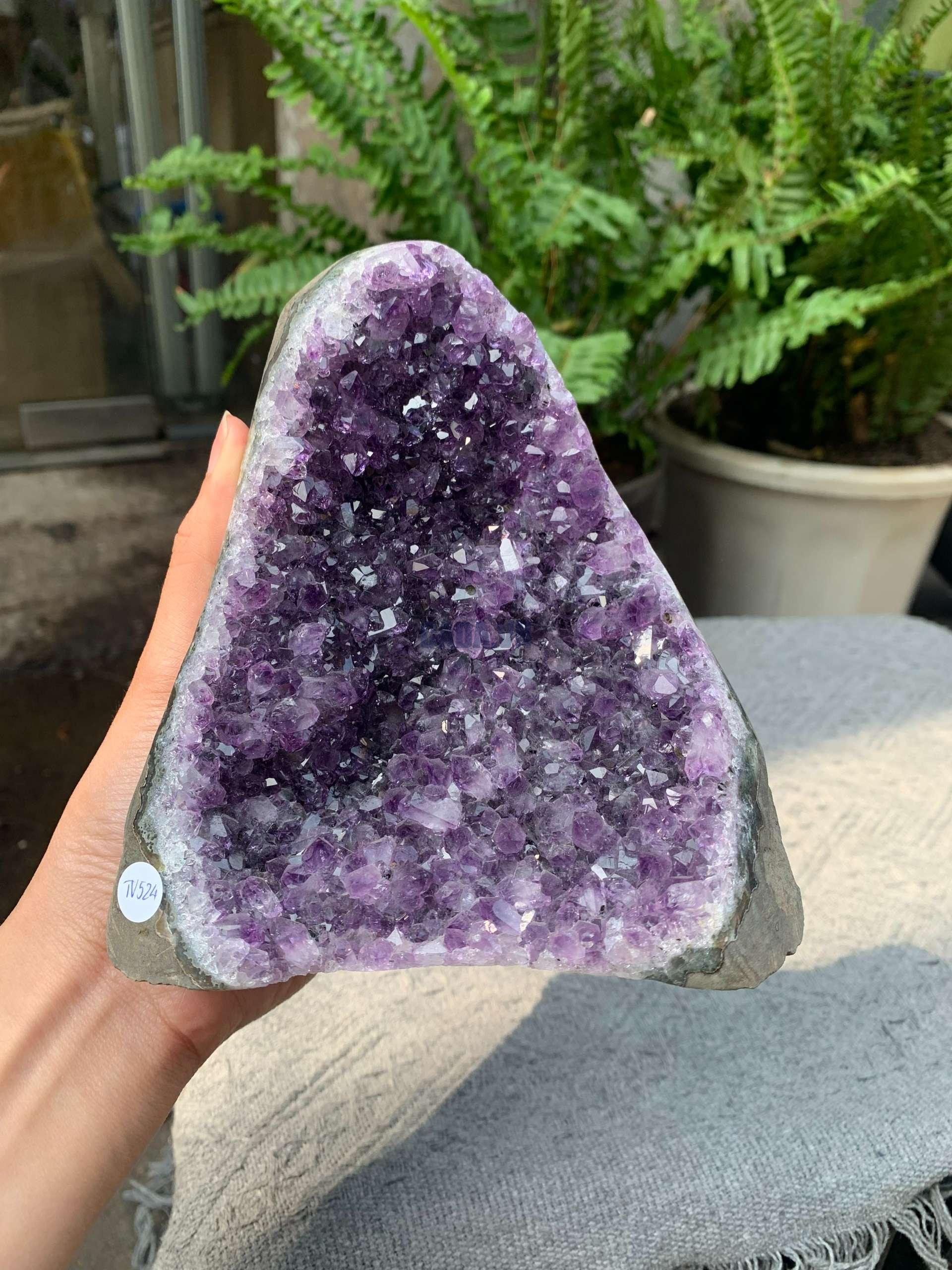 HỐC THẠCH ANH TÍM NHỎ – SMALL AMETHYST GEODE (TV524), KL: 1,138KG, KT: 13*12CM