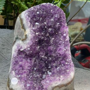 HỐC THẠCH ANH TÍM NHỎ – SMALL AMETHYST GEODE (TV526), KL: 1,606KG, KT: 16*10CM