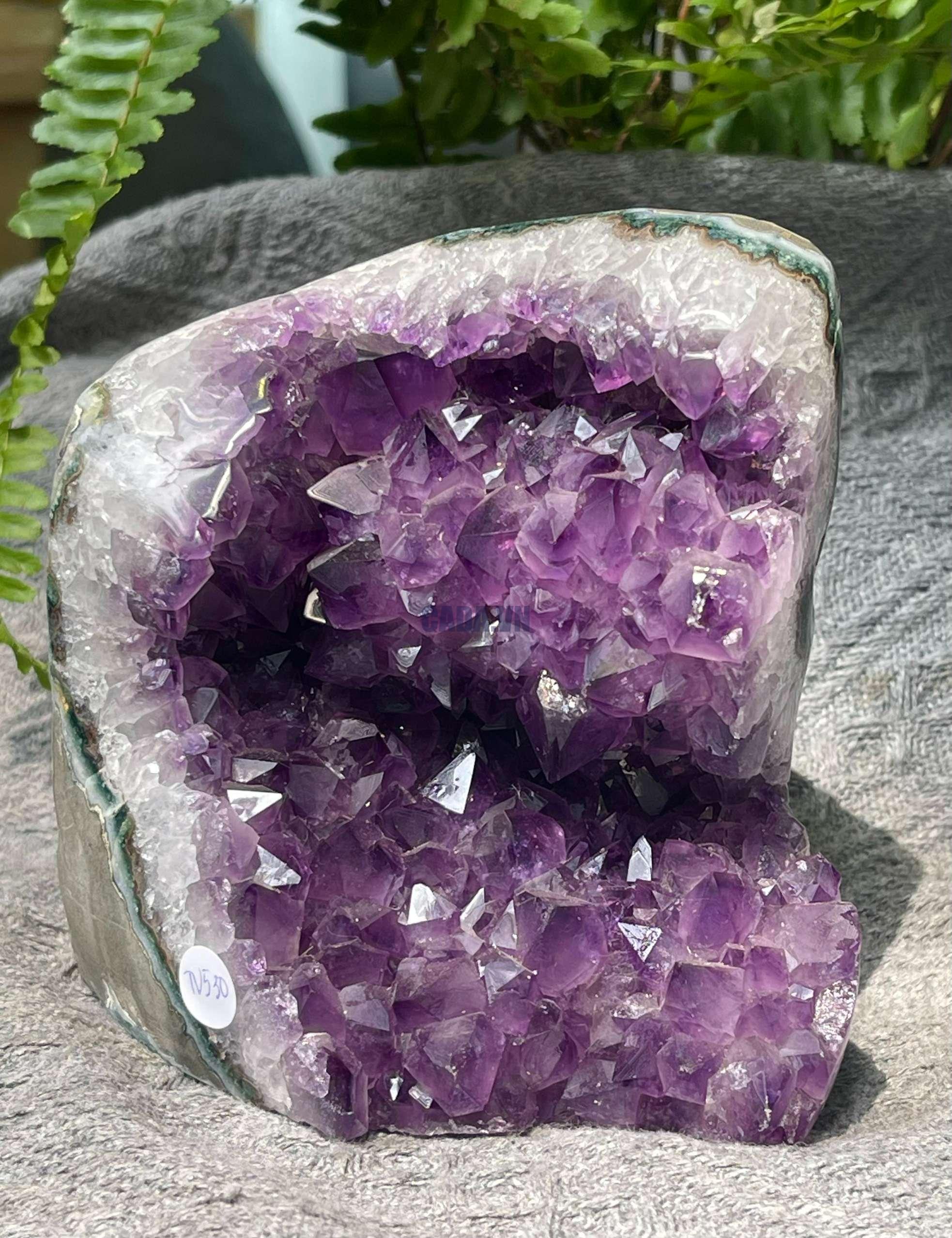 HỐC THẠCH ANH TÍM NHỎ – SMALL AMETHYST GEODE (TV530), KL: 1,336KG, KT: 11*10CM