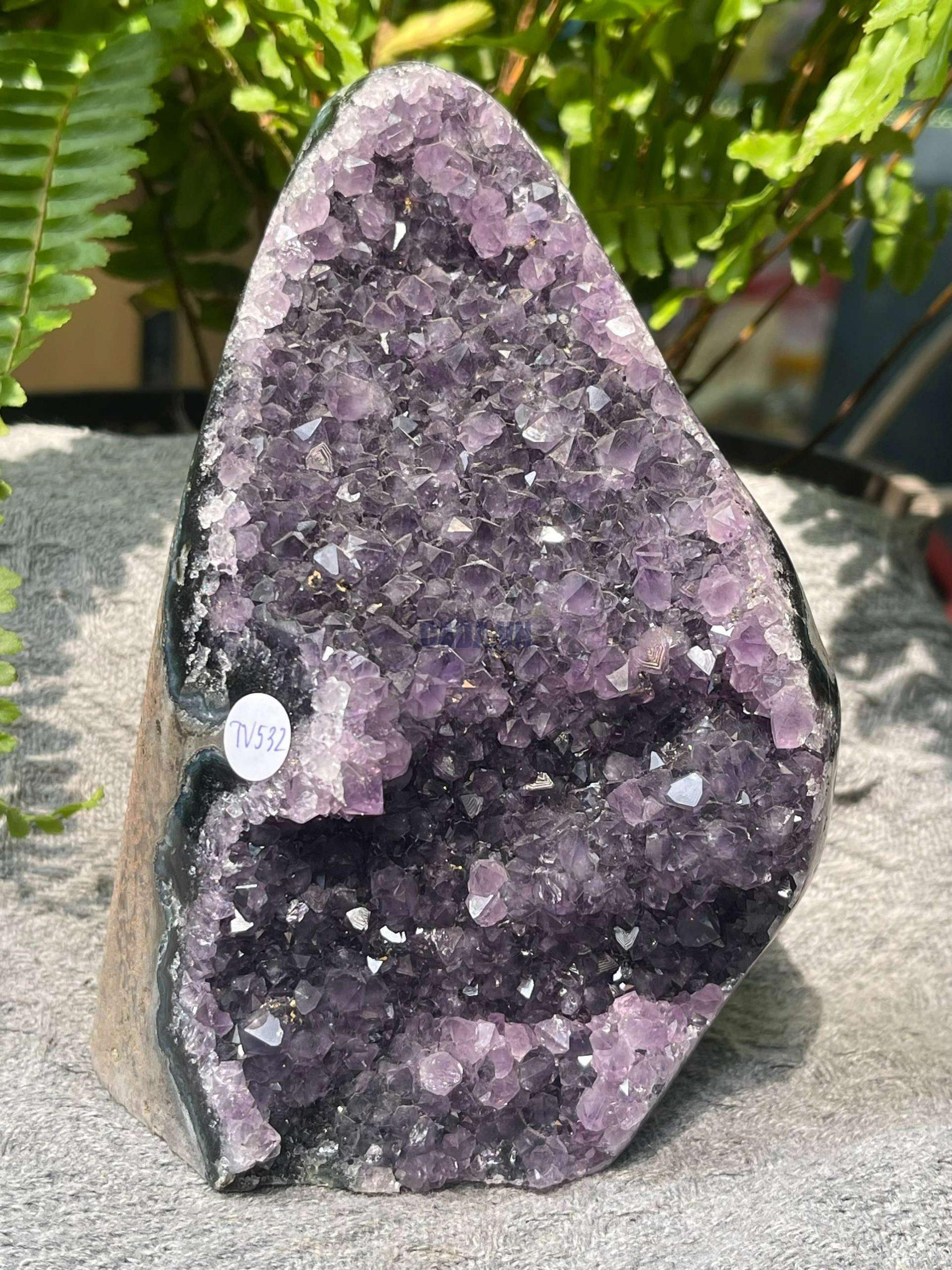 HỐC THẠCH ANH TÍM NHỎ – SMALL AMETHYST GEODE (TV532), KL: 1,4KG, KT: 15*8CM