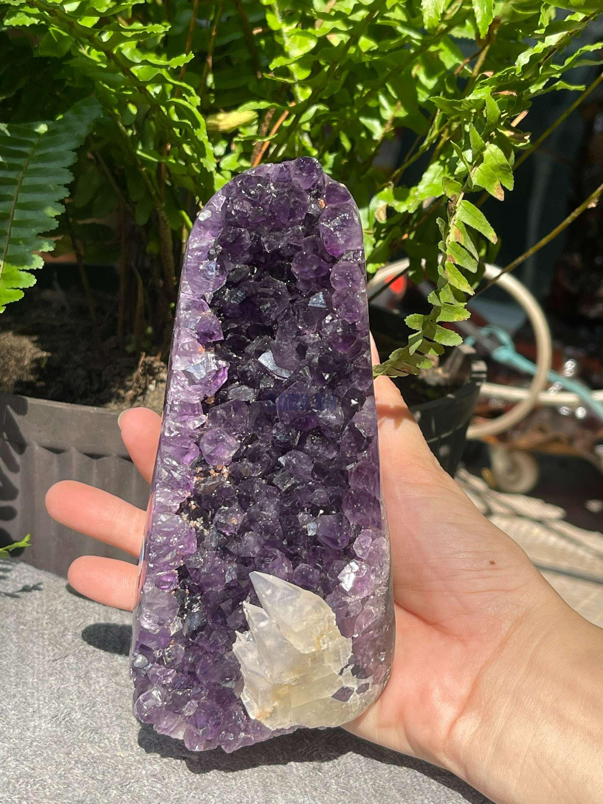 HỐC THẠCH ANH TÍM NHỎ – SMALL AMETHYST GEODE (TV544), KL: 1,072KG, KT: 10*5,5CM