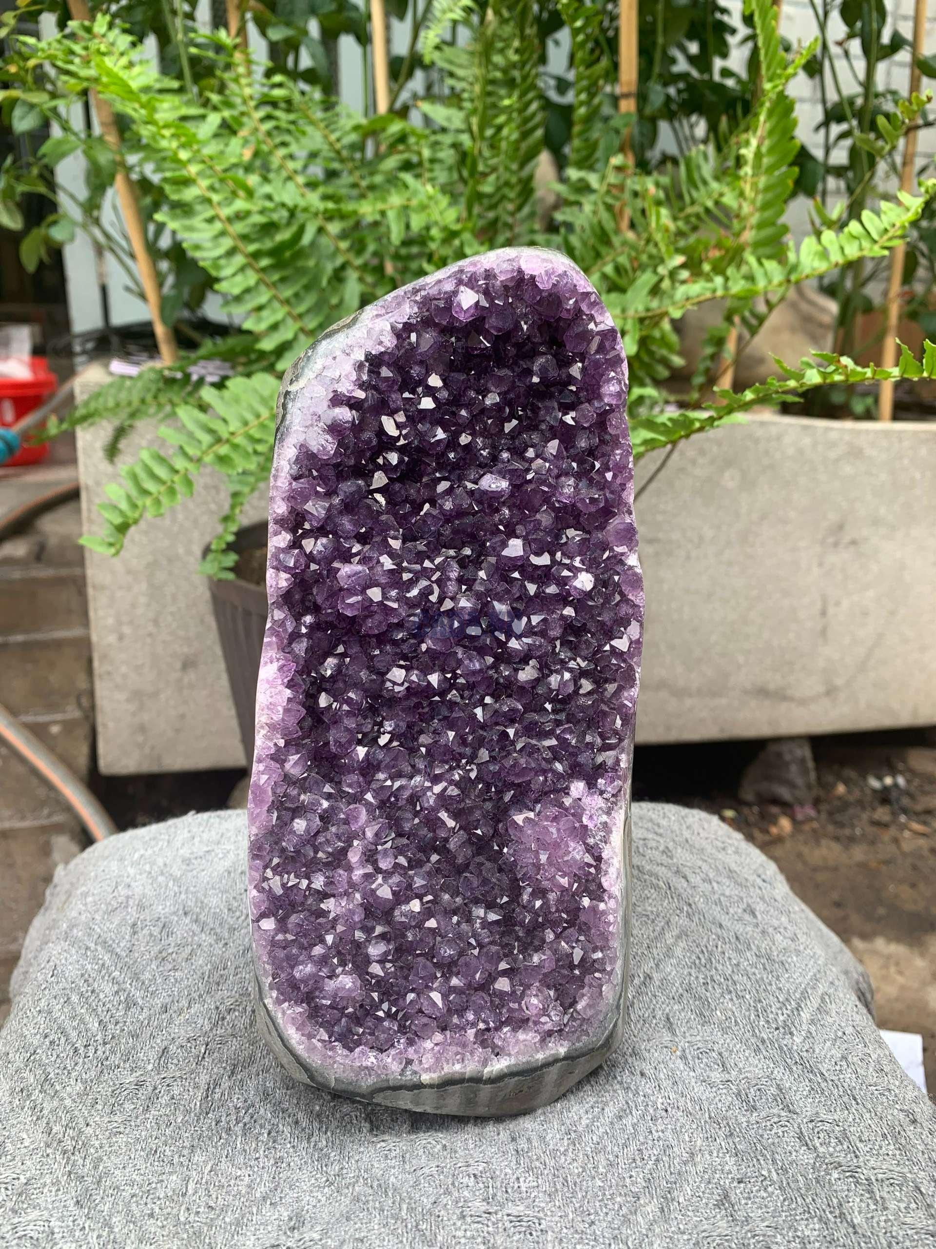 HỐC THẠCH ANH TÍM NHỎ – SMALL AMETHYST GEODE (TV546), KL: 2,222KG, KT: 20*9,5CM