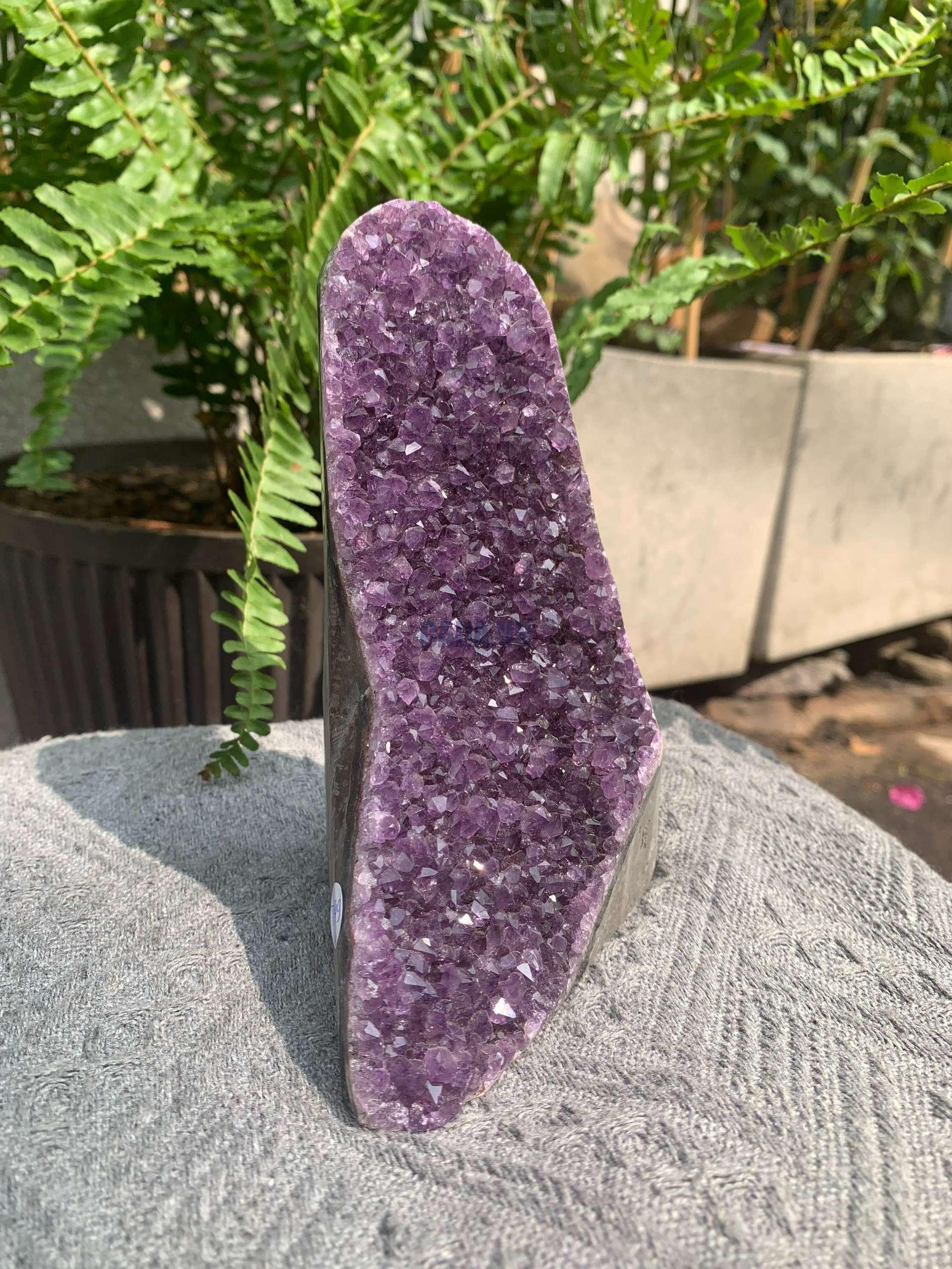 HỐC THẠCH ANH TÍM NHỎ – SMALL AMETHYST GEODE (TV549), KL: 0,816KG, KT: 15*8,5CM