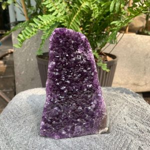 HỐC THẠCH ANH TÍM NHỎ – SMALL AMETHYST GEODE (TV551), KL: 0,776KG, KT: 13*8CM